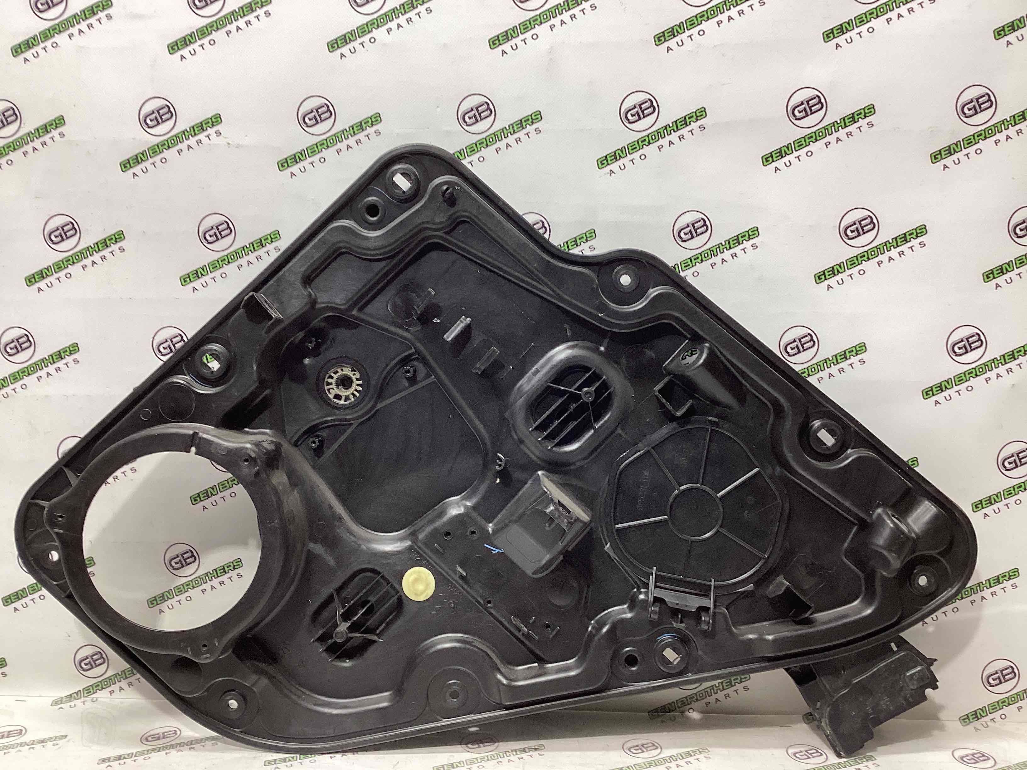 Склопідйомник задній правий