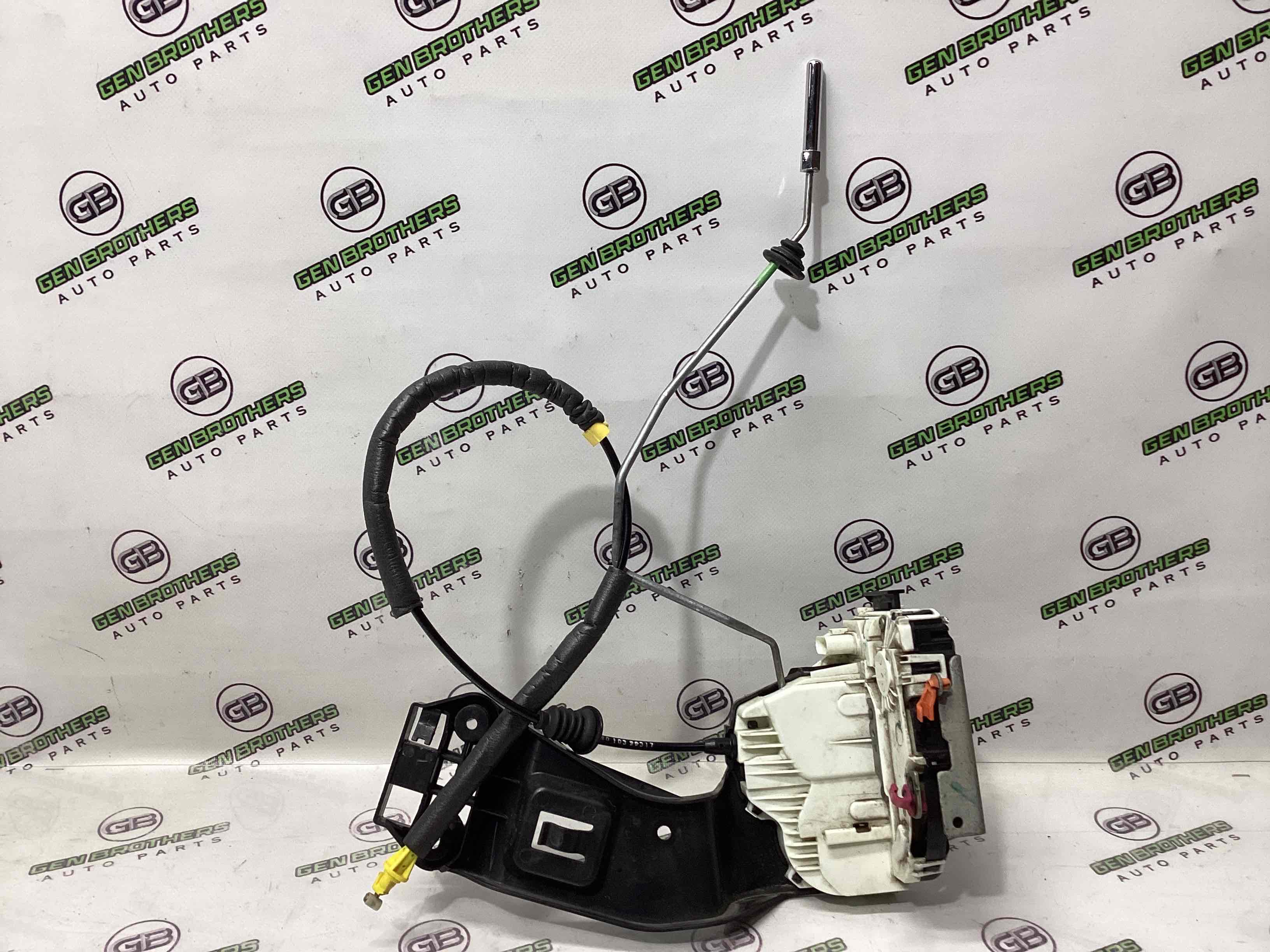 Замок дверей передньої лівої