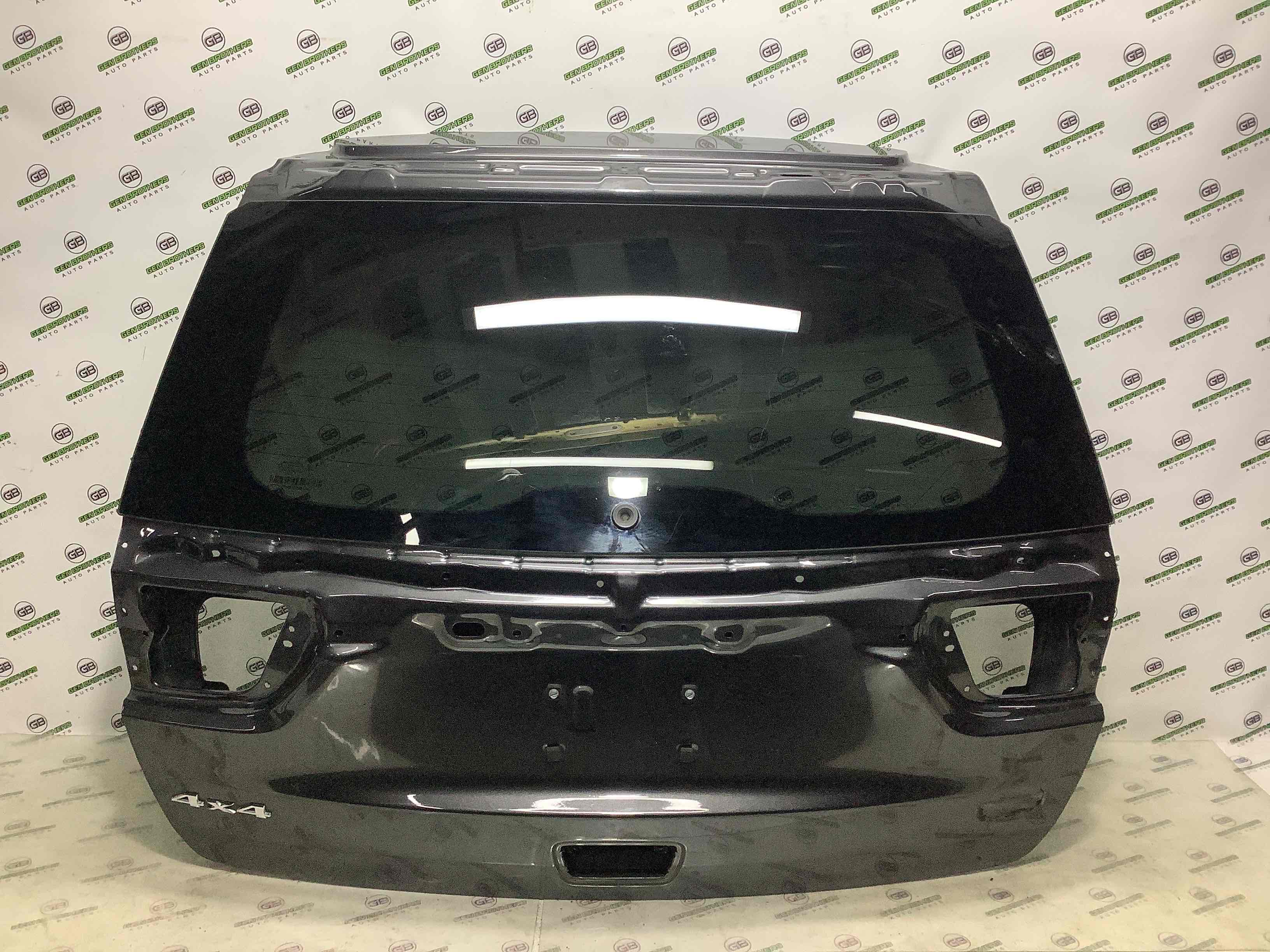 Кришка багажника, двері багажника