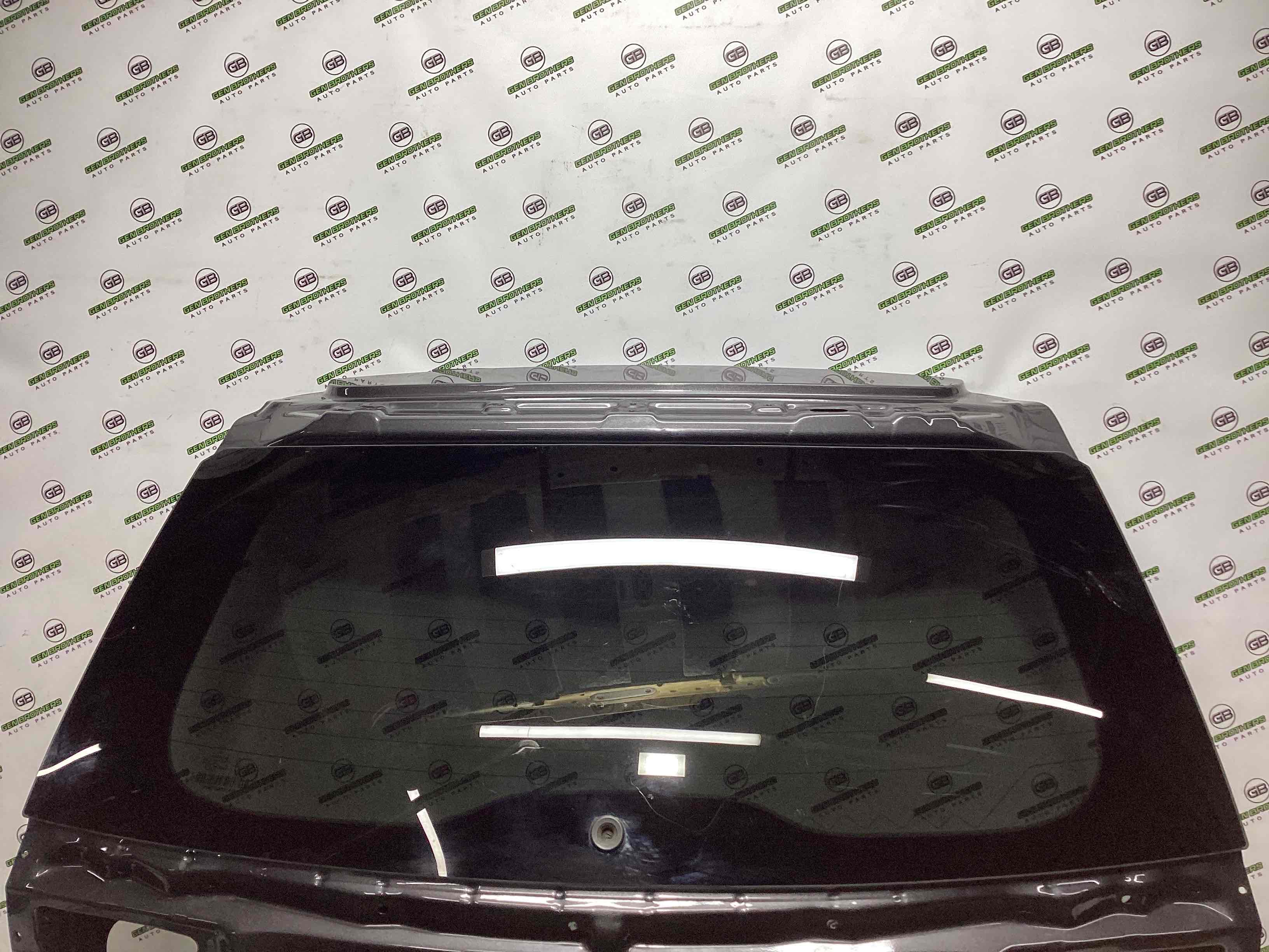 Скло заднє, скло кришки багажника