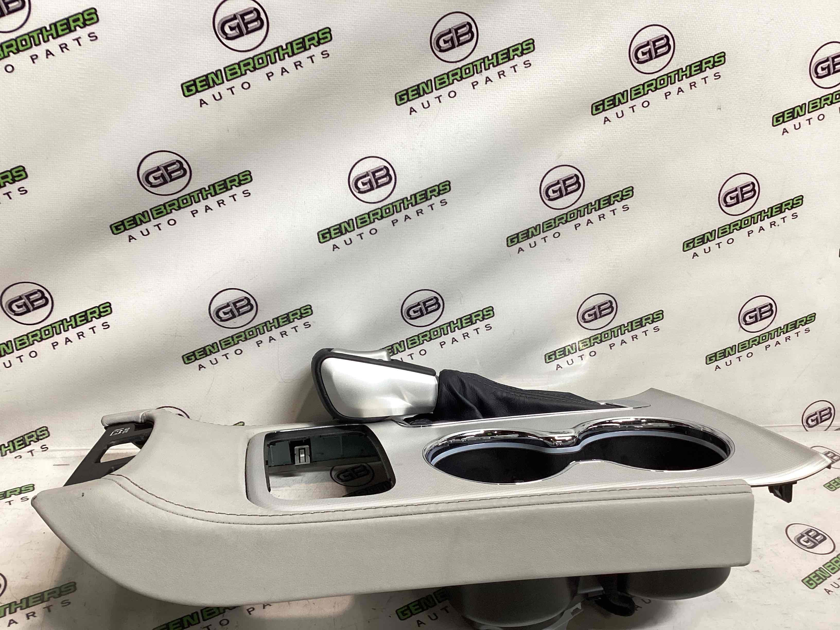 Оздоблення центральної консолі