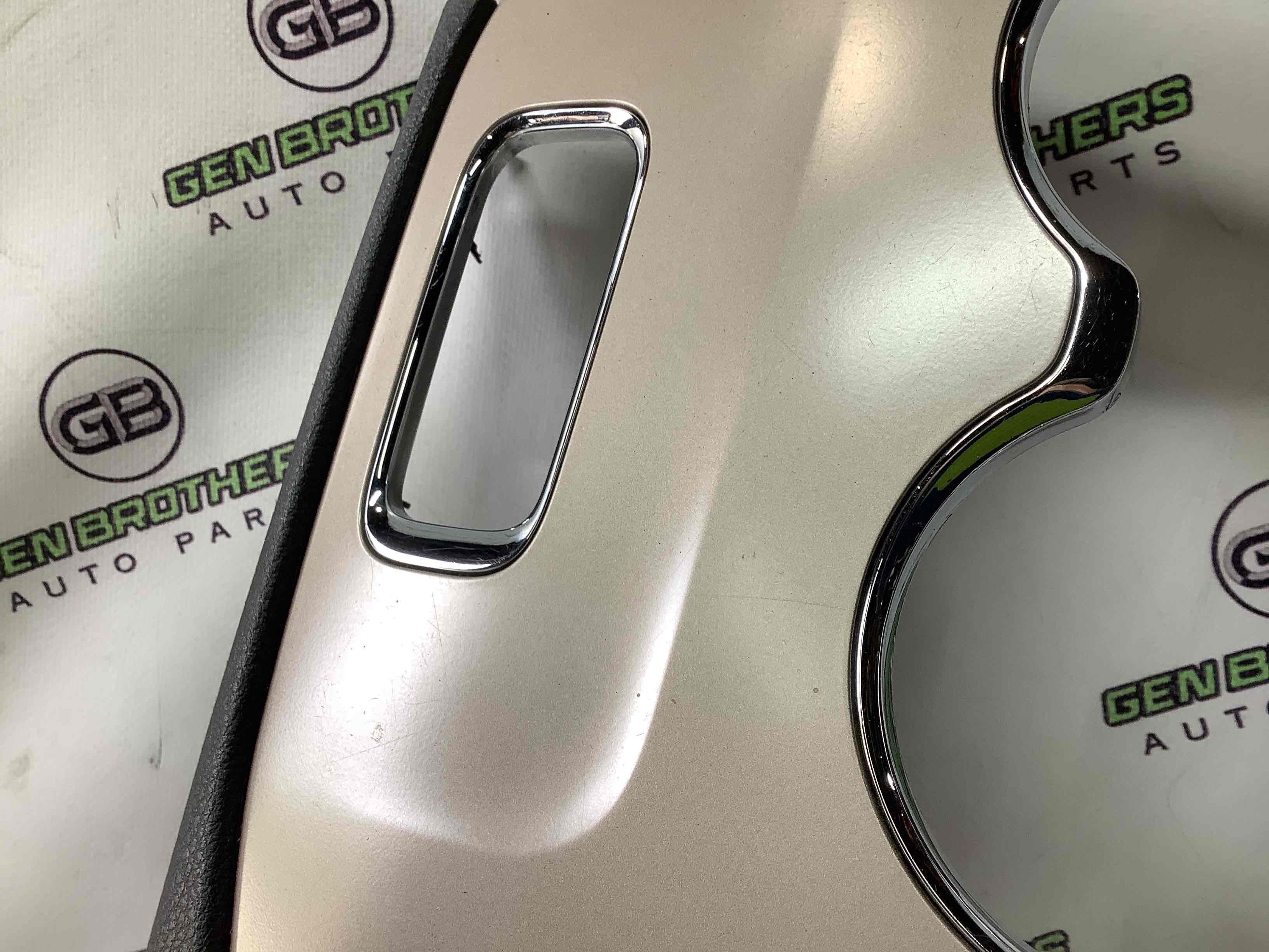 Оздоблення центральної консолі