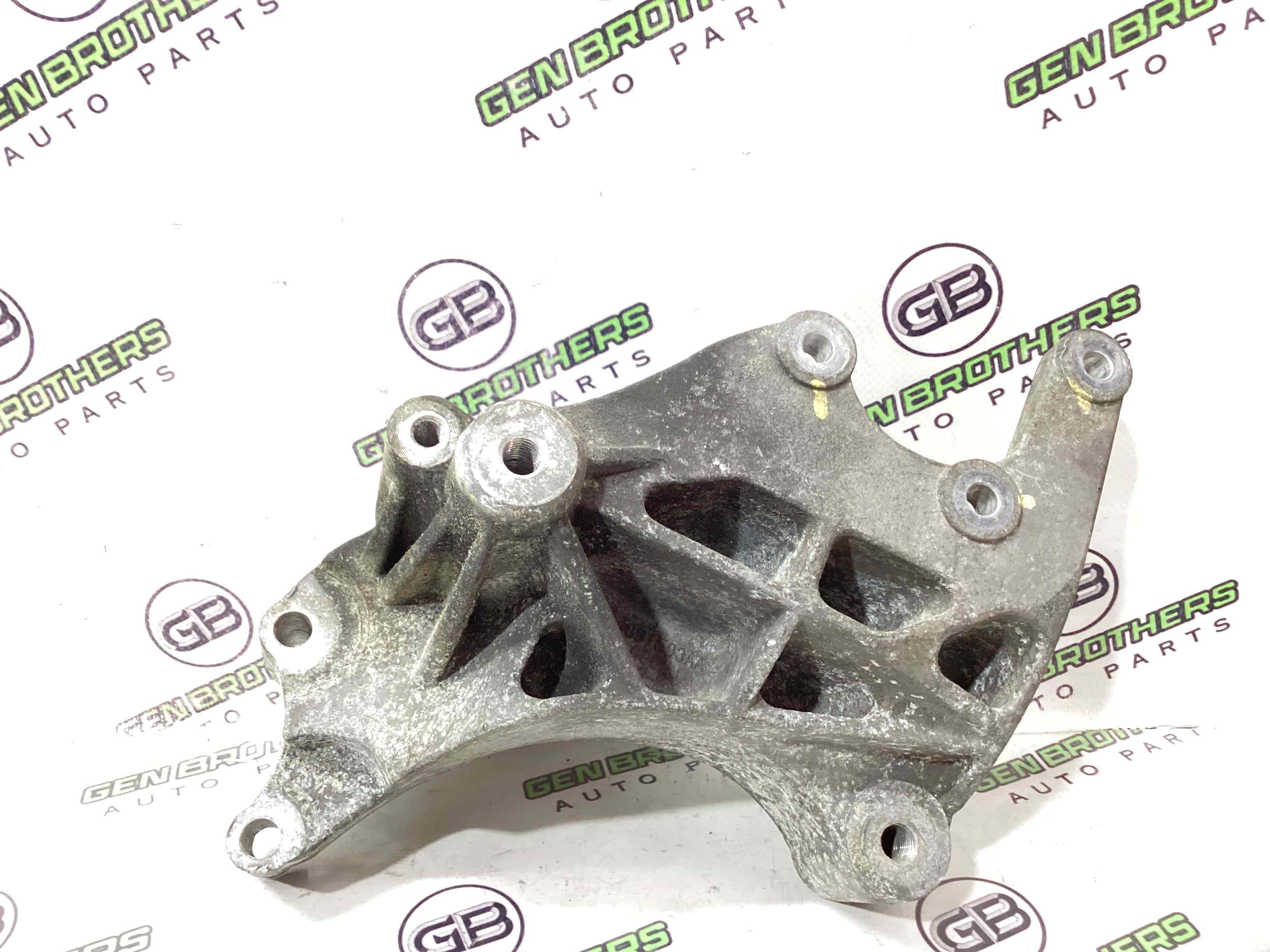 Кронштейн гидроусилителя