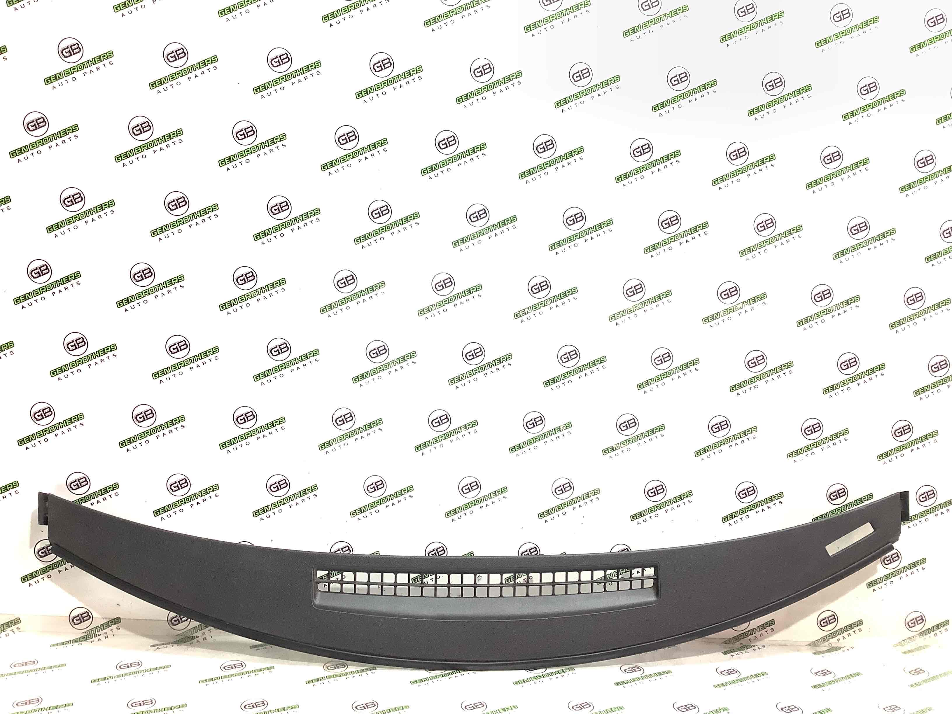 Обшивка панелі приладів торпедо