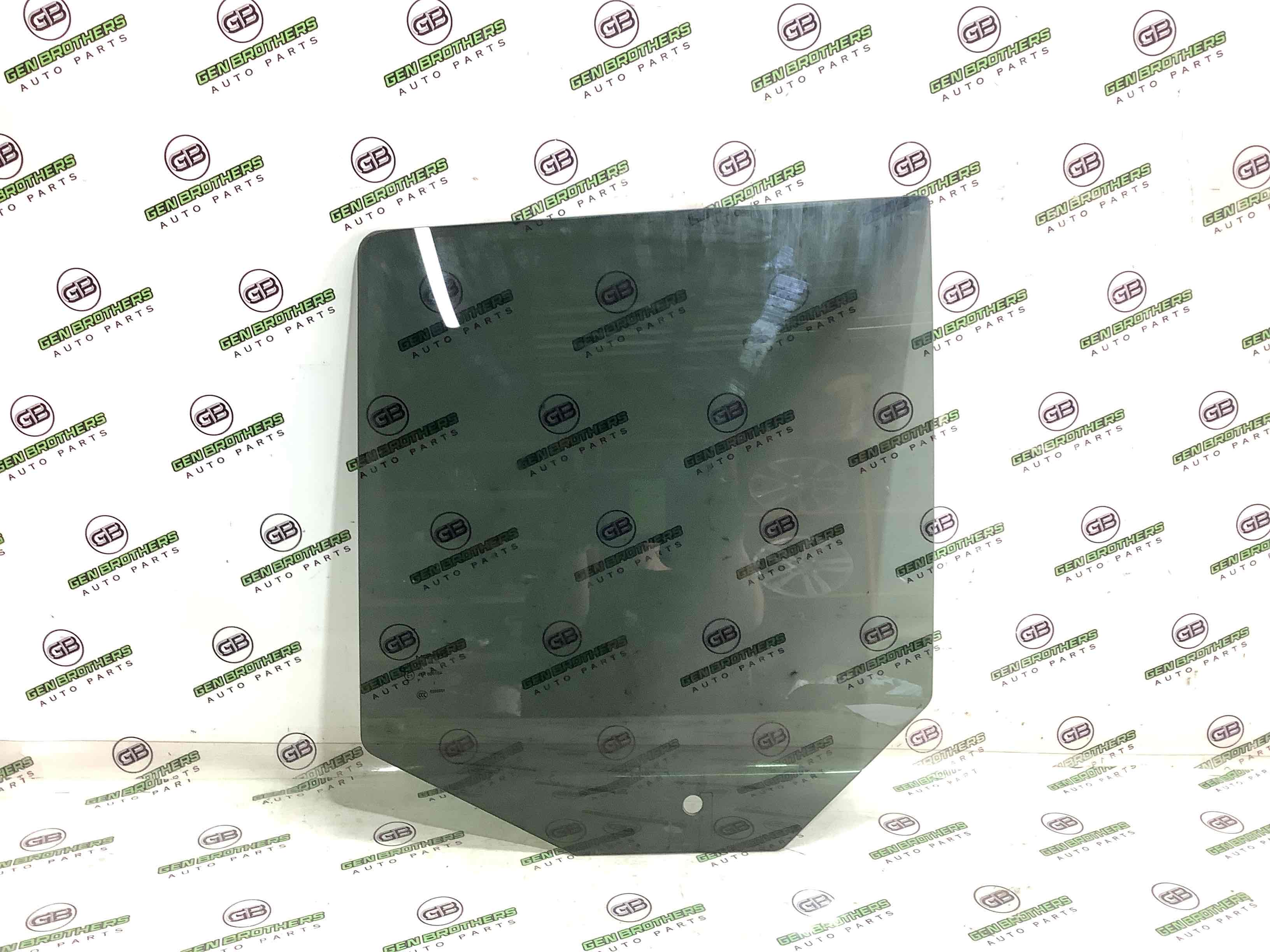 Скло заднє ліве