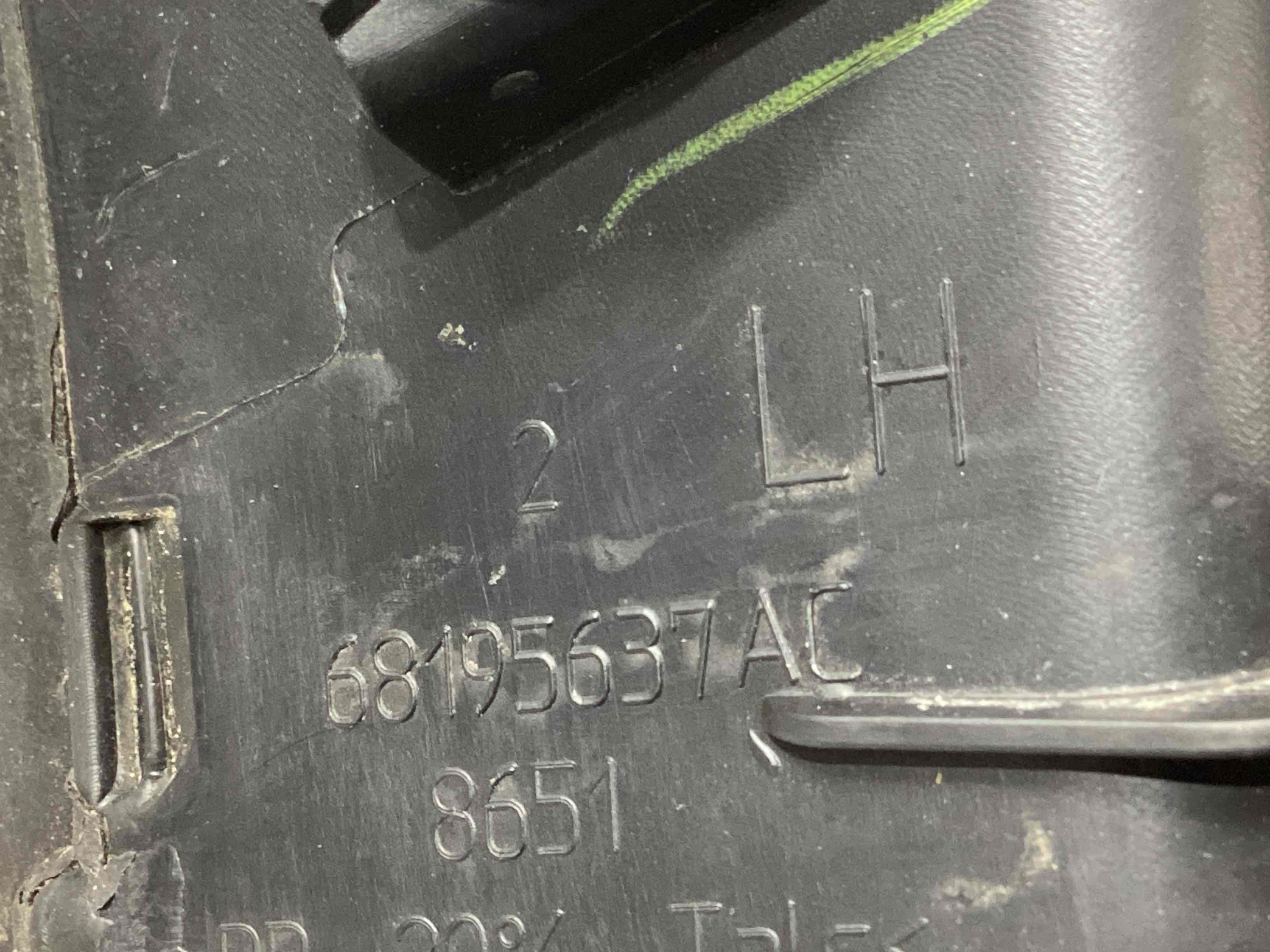 Накладка заднього ліхтаря