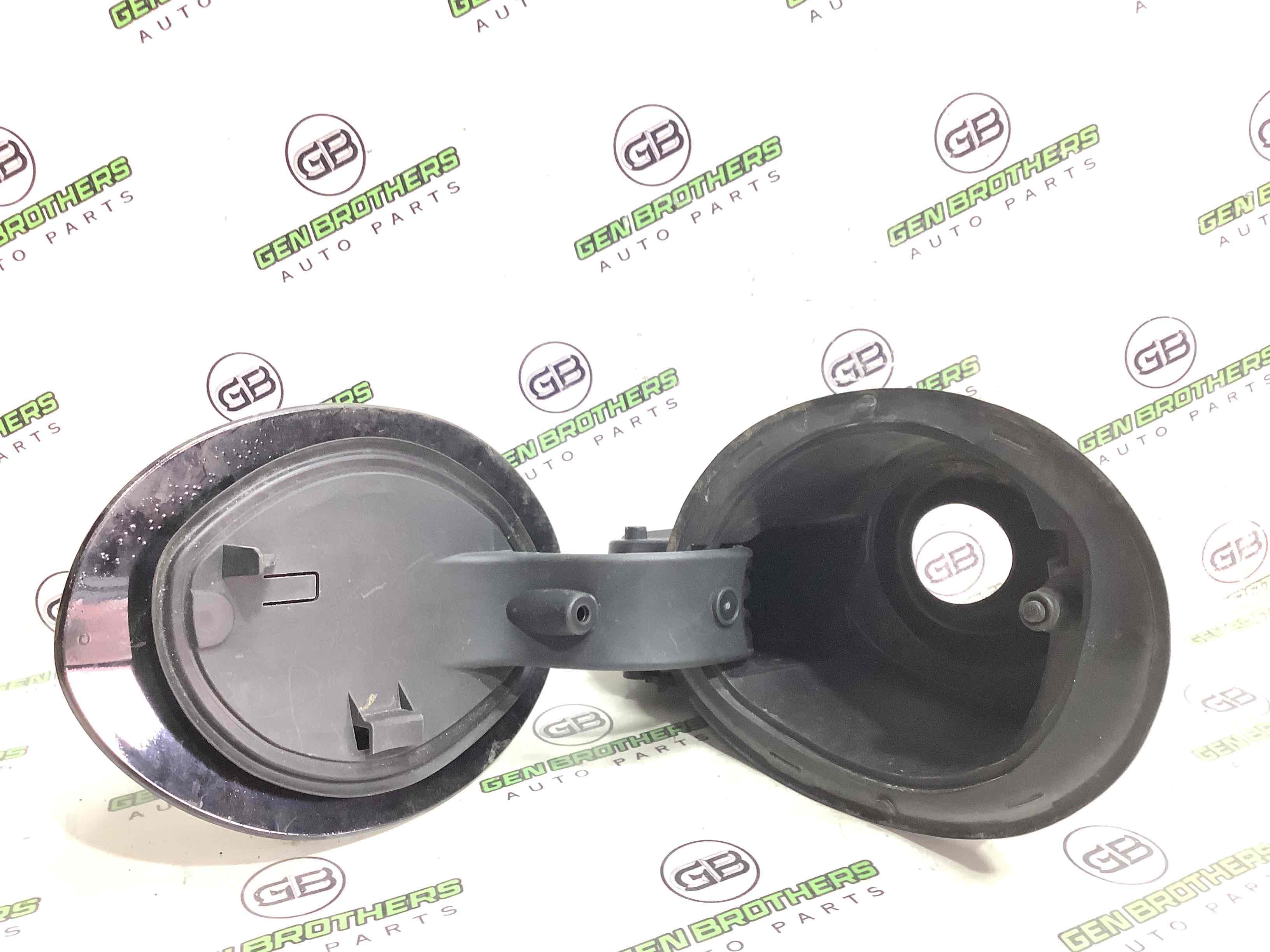 Лючок бензобака