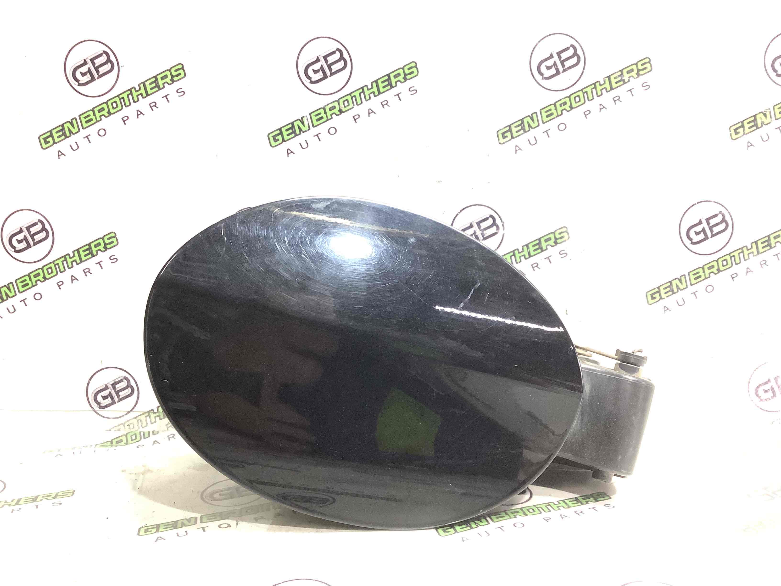 Лючок бензобака