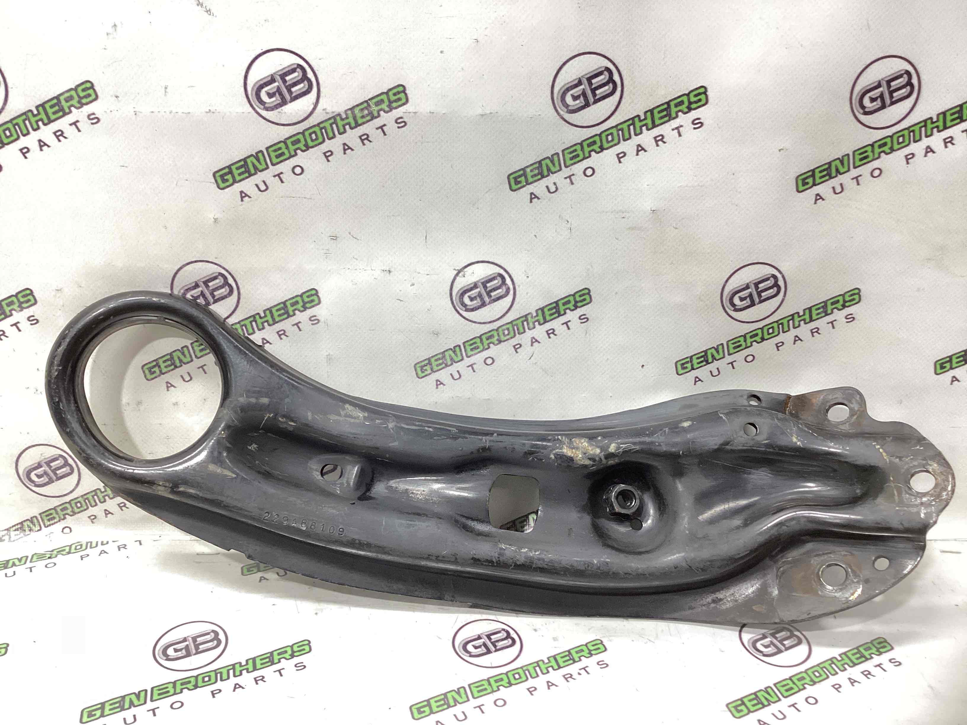 Важіль задній лівий