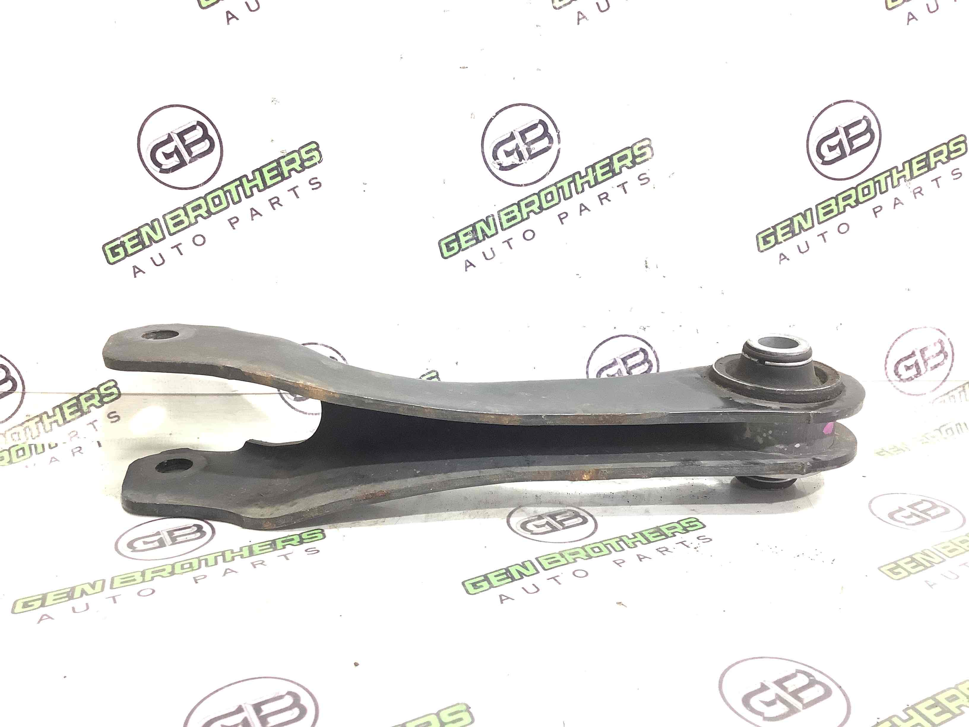 Важіль задній правий