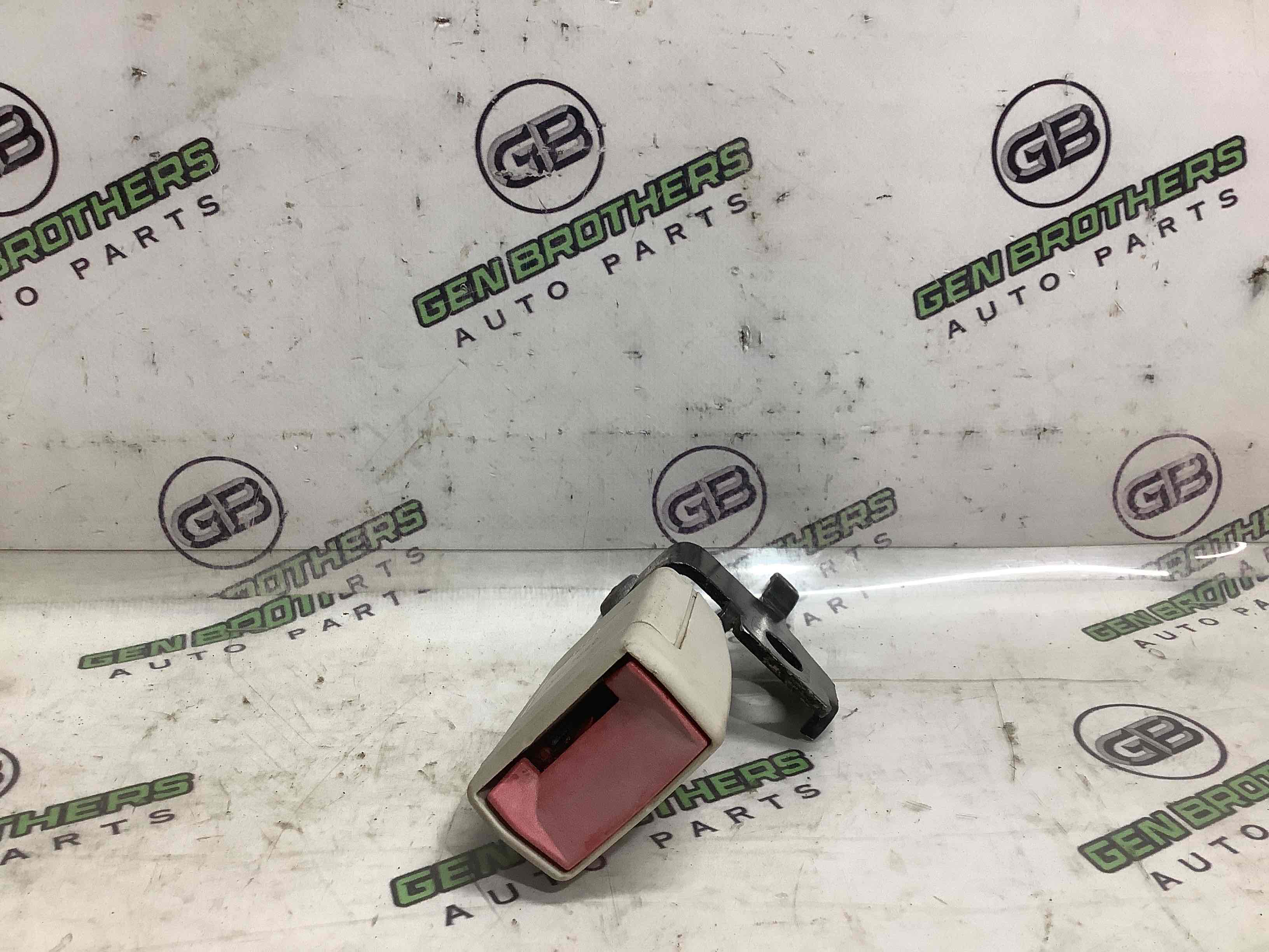 Замок ременя безпеки