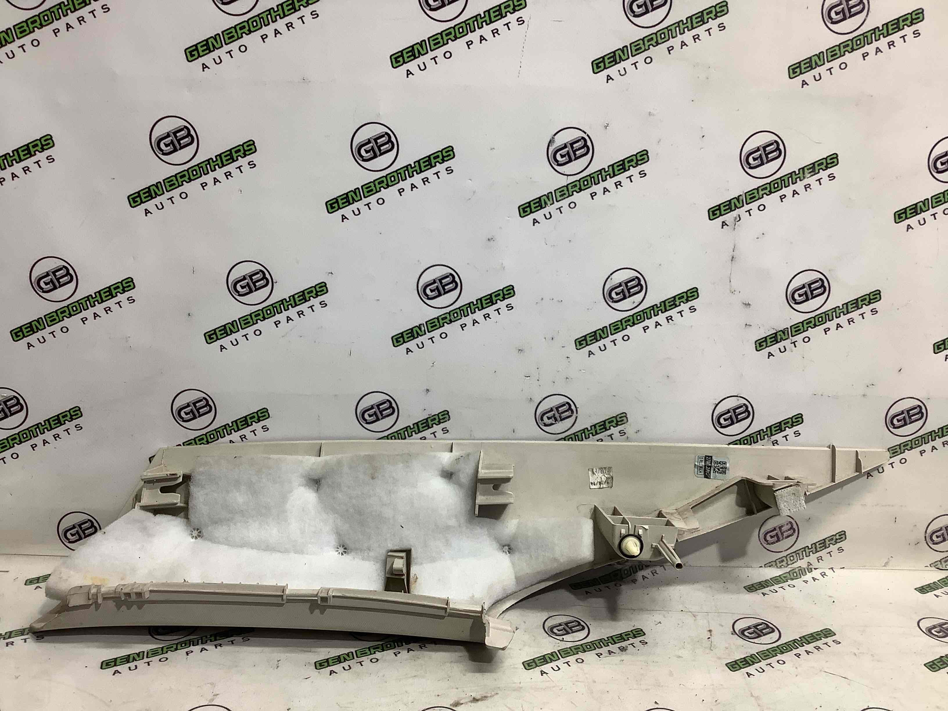 Обшивка задньої стійки ліва