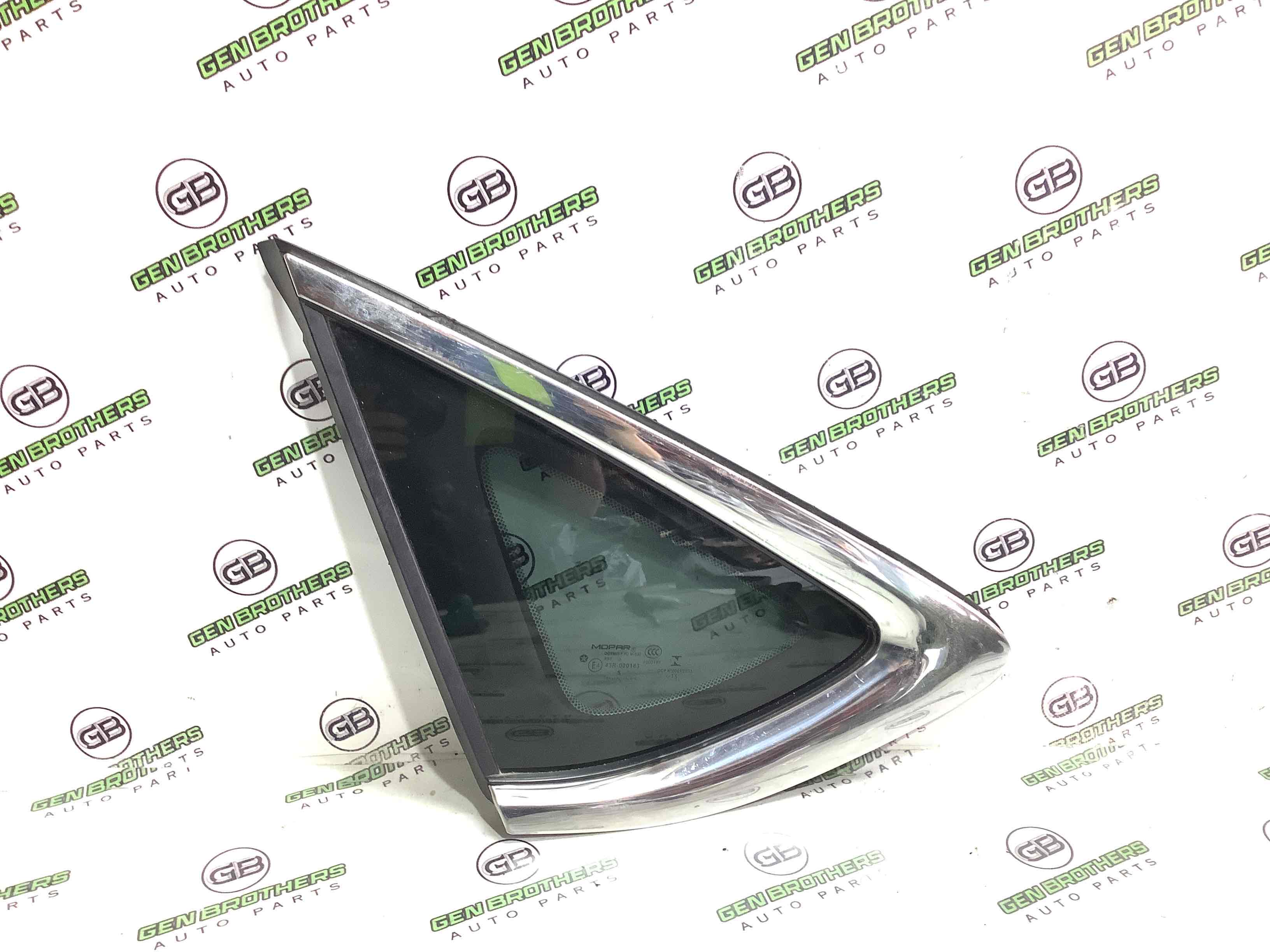 Скло кузовне бічне ліве