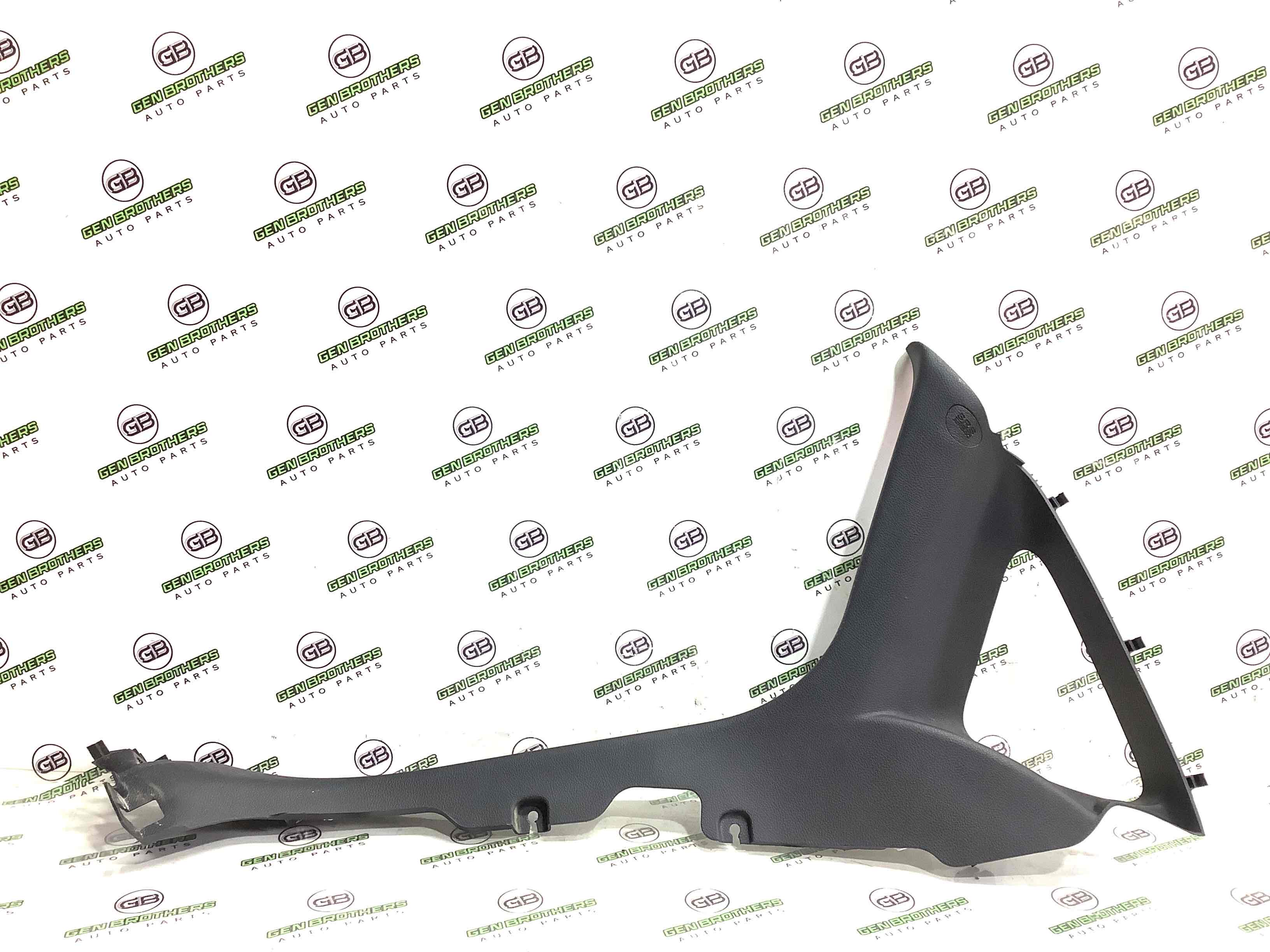 Обшивка задньої стійки права