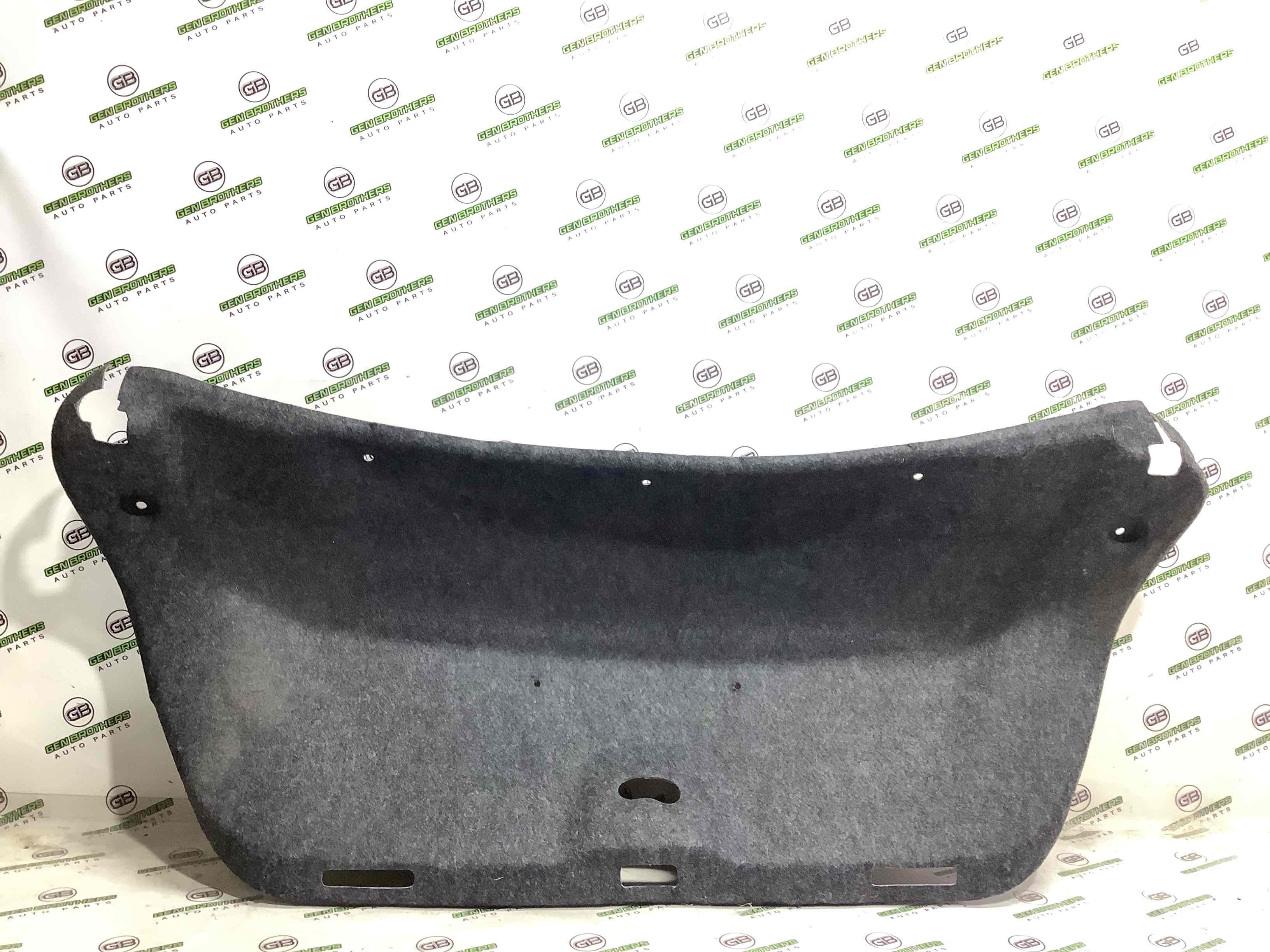 Обшивка кришки багажника