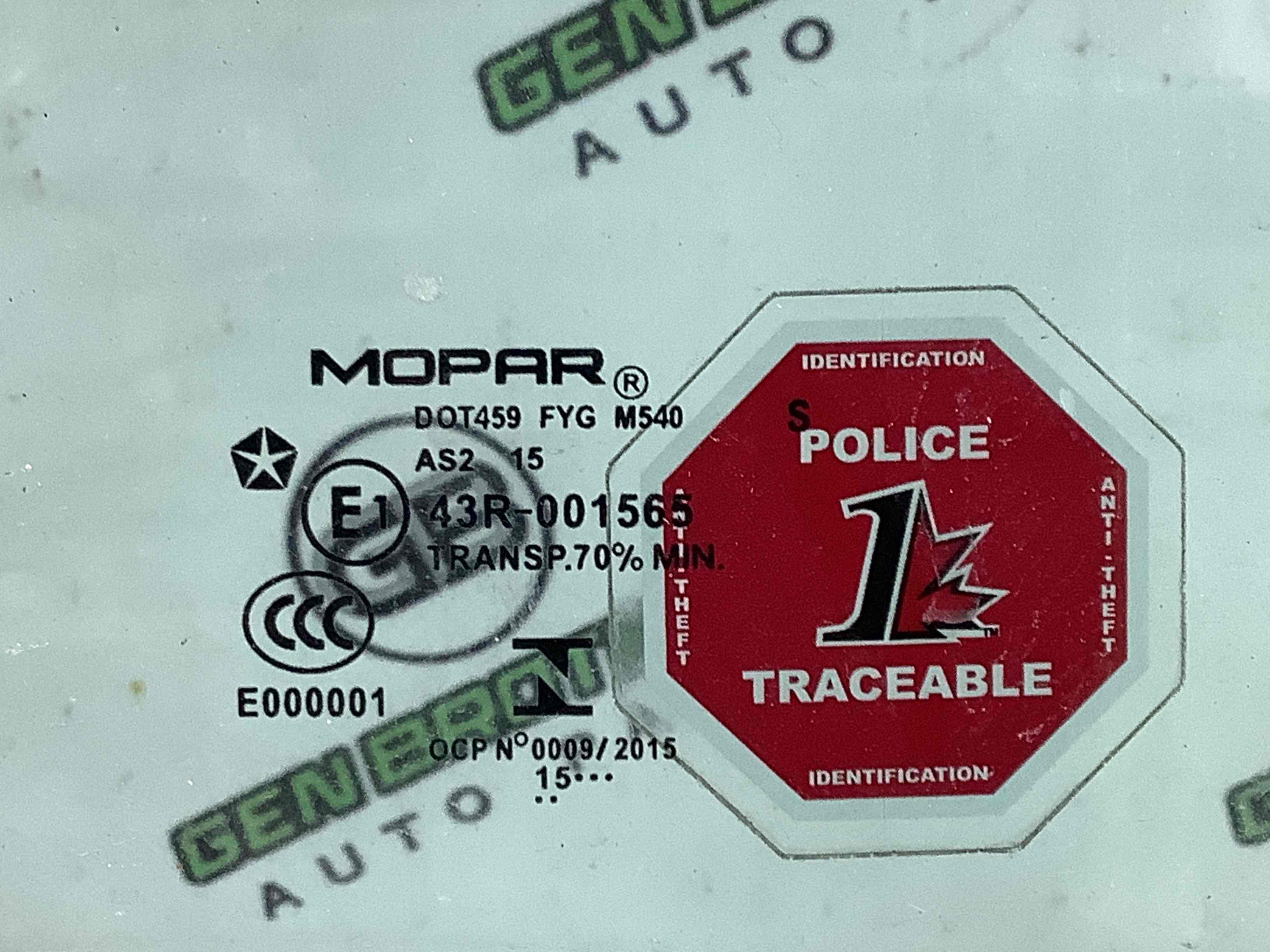 Скло переднє праве