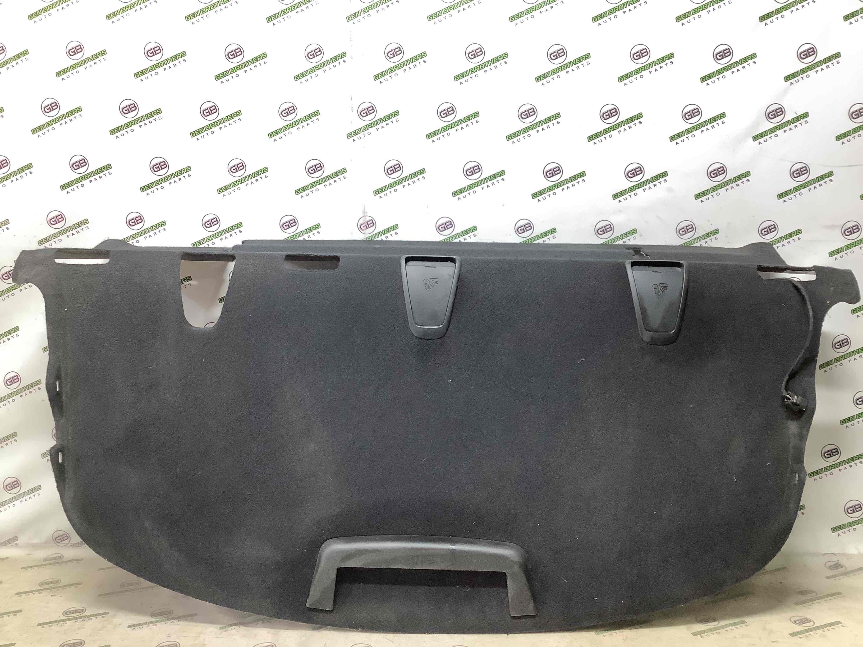 Обшивка задньої полиці