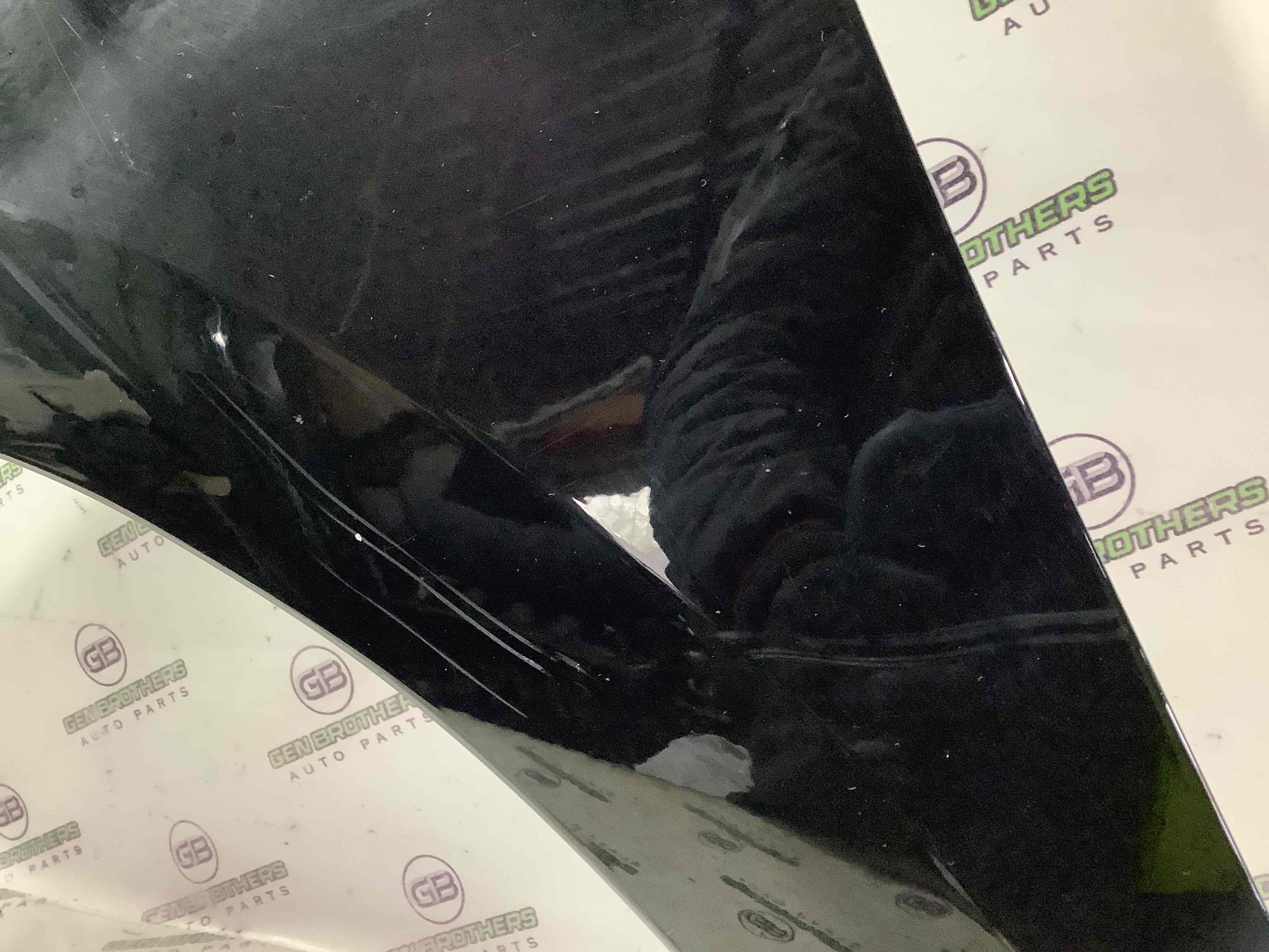 Крило переднє ліве