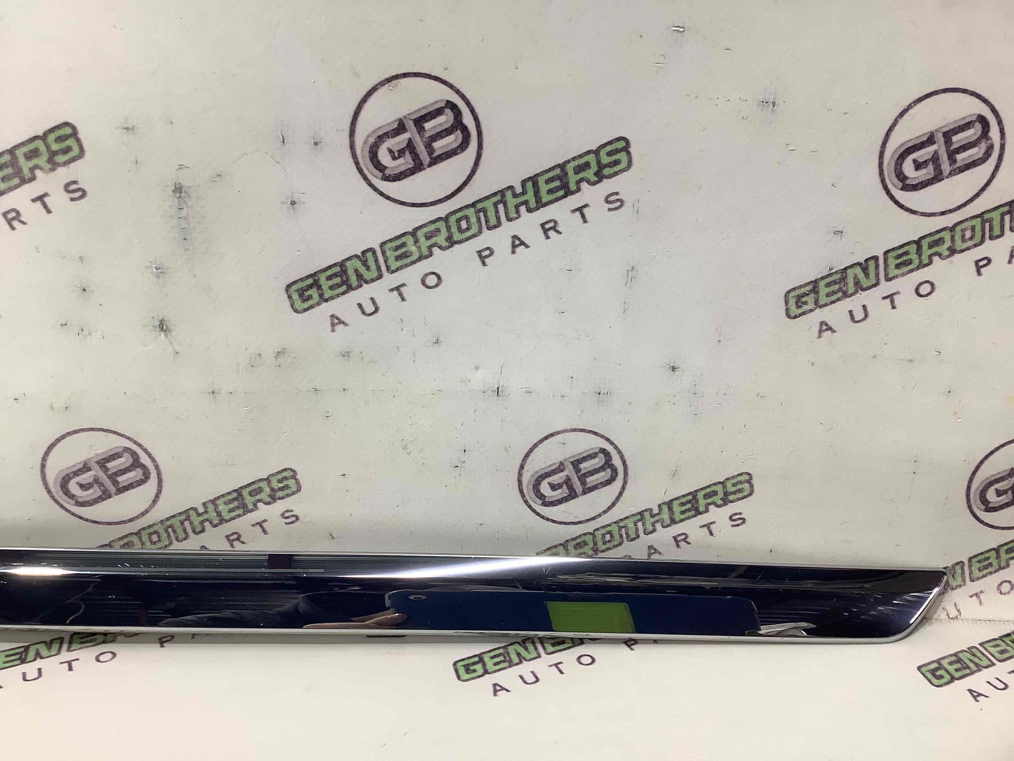 Молдинг двері задньої лівої