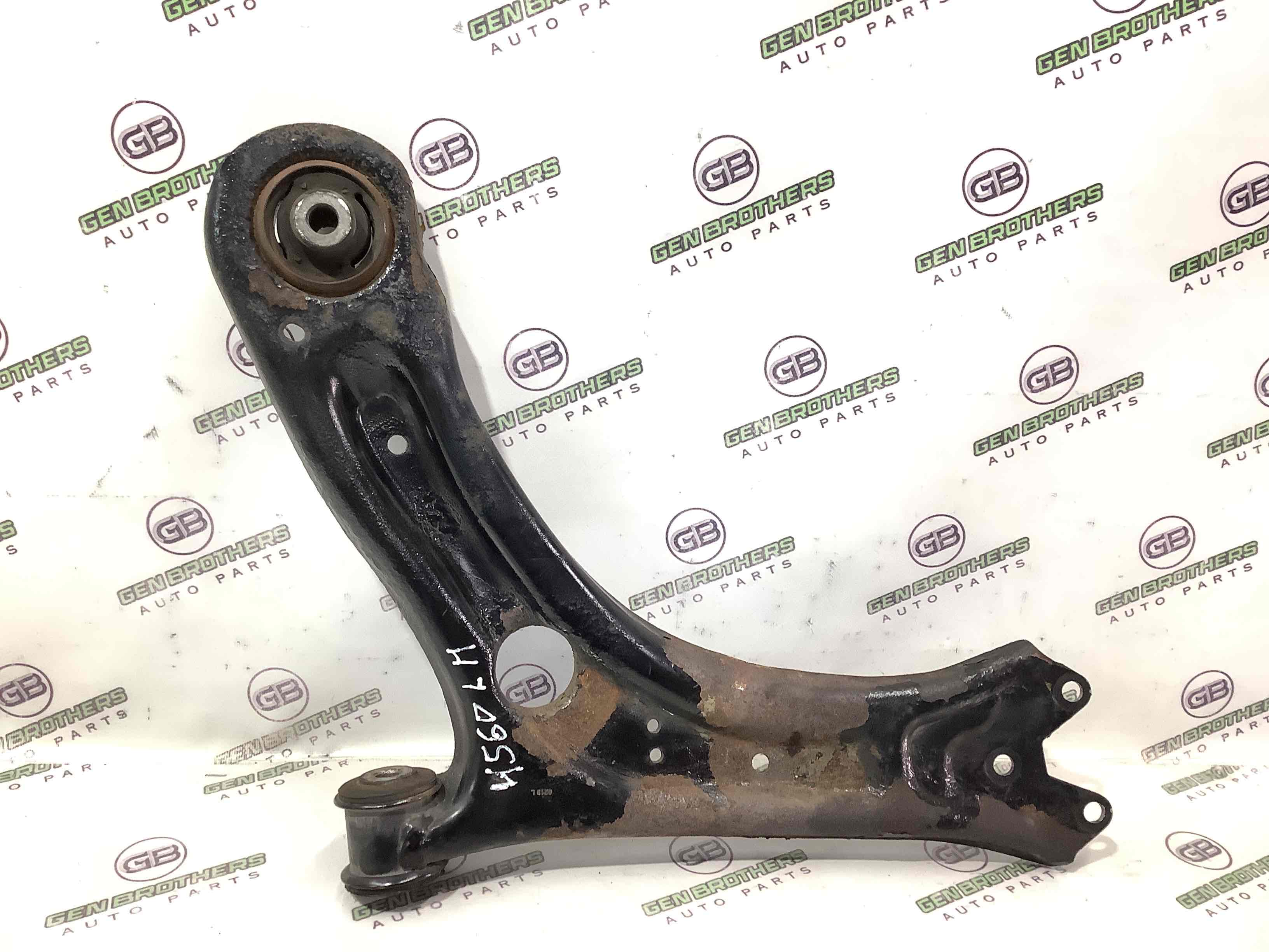 Важіль передній лівий