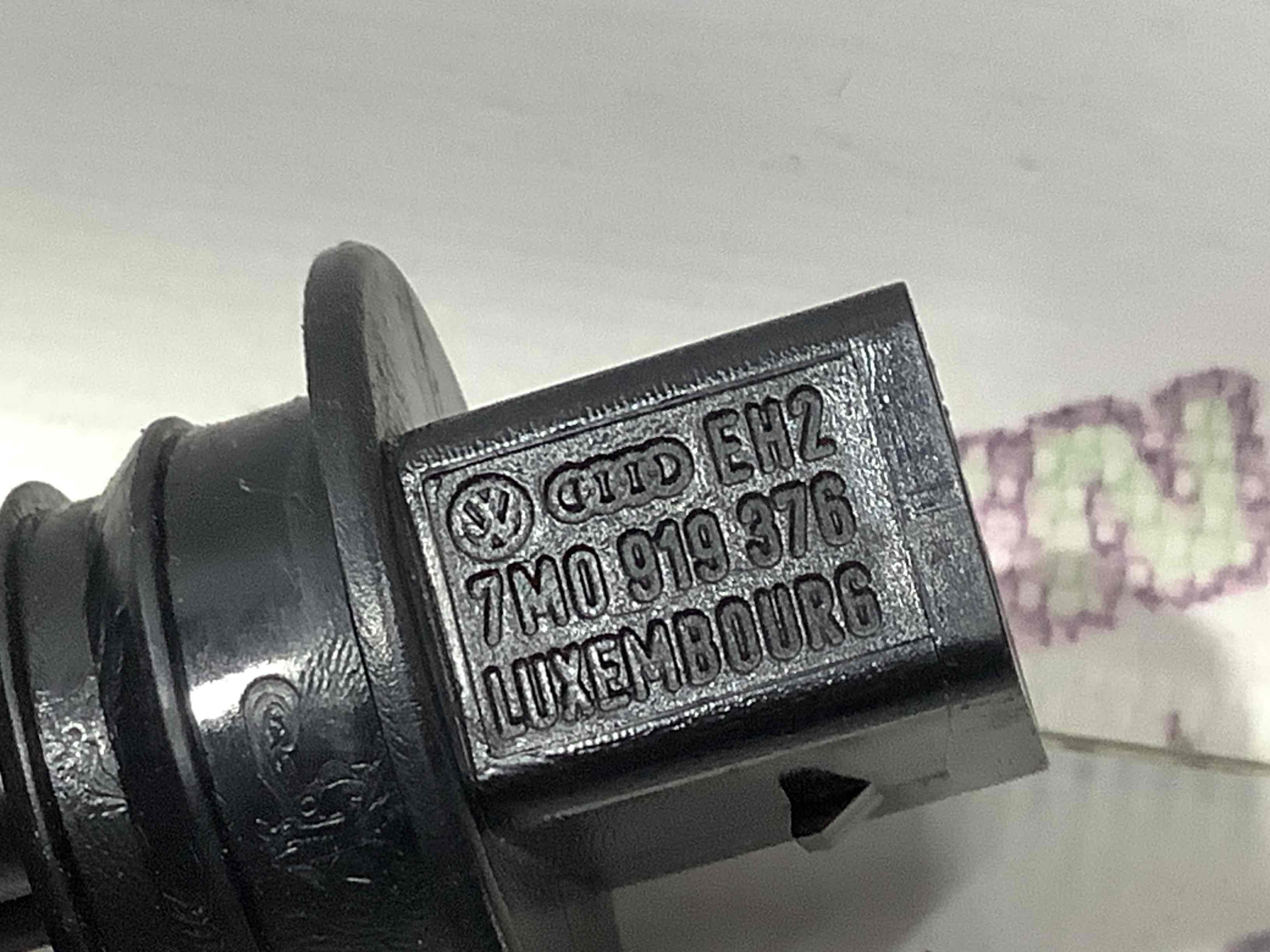 Датчик рівня бачка омивача