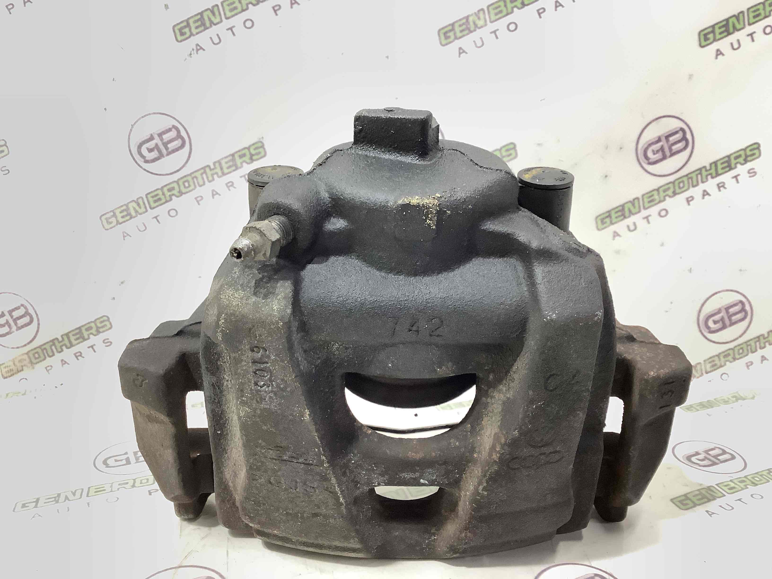 Супорт передній правий