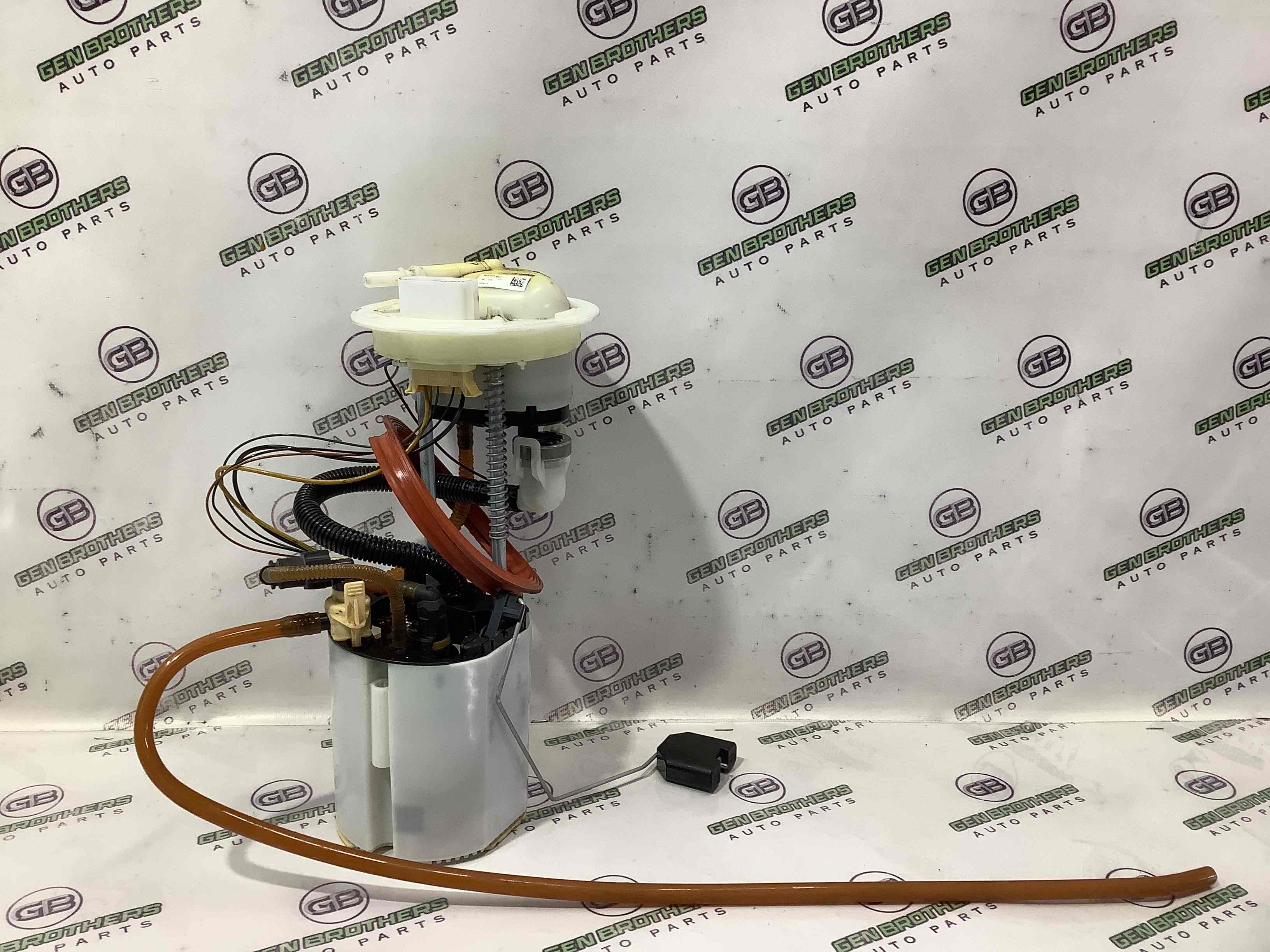 Насос паливний