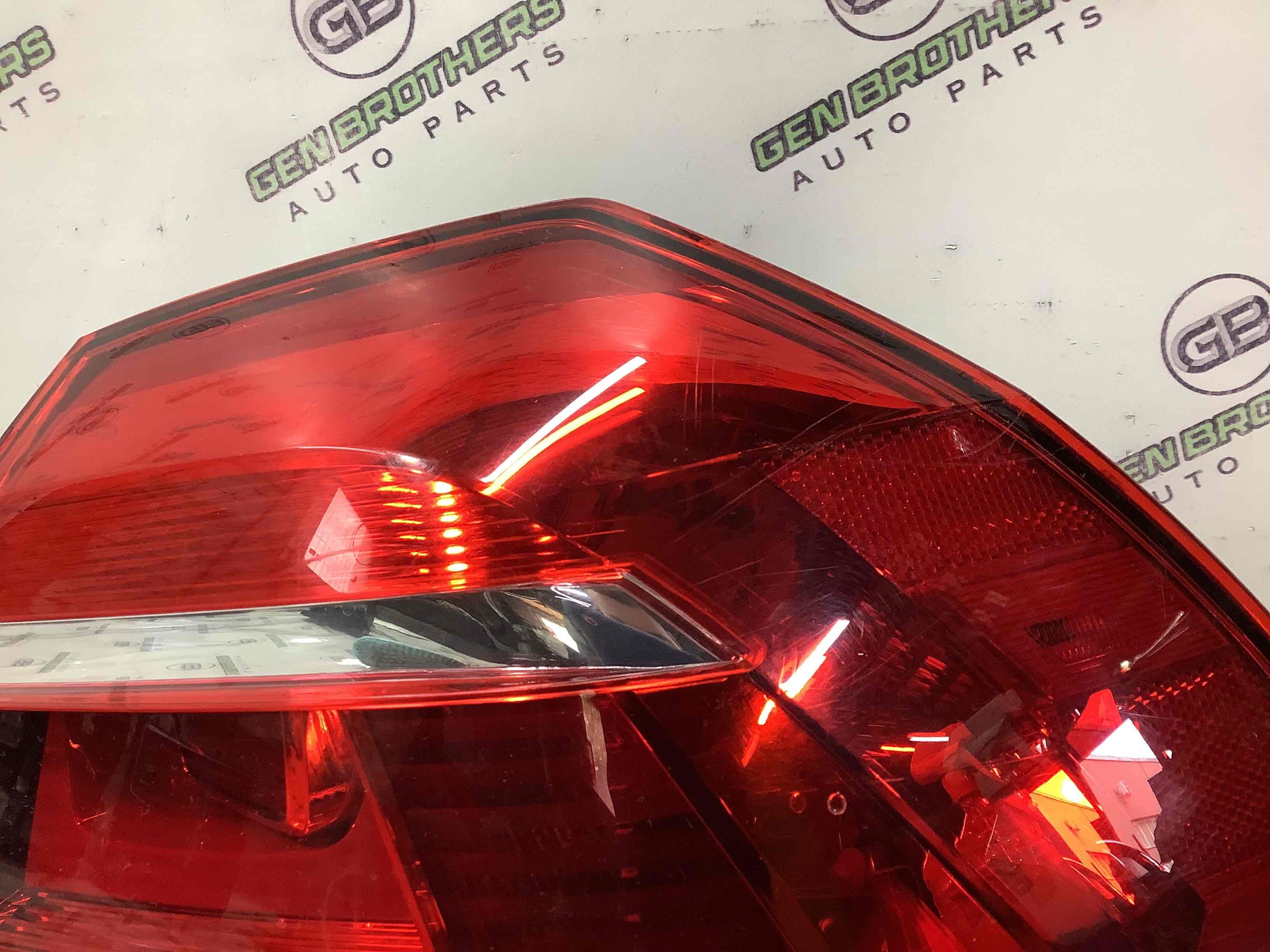 Ліхтар задній правий