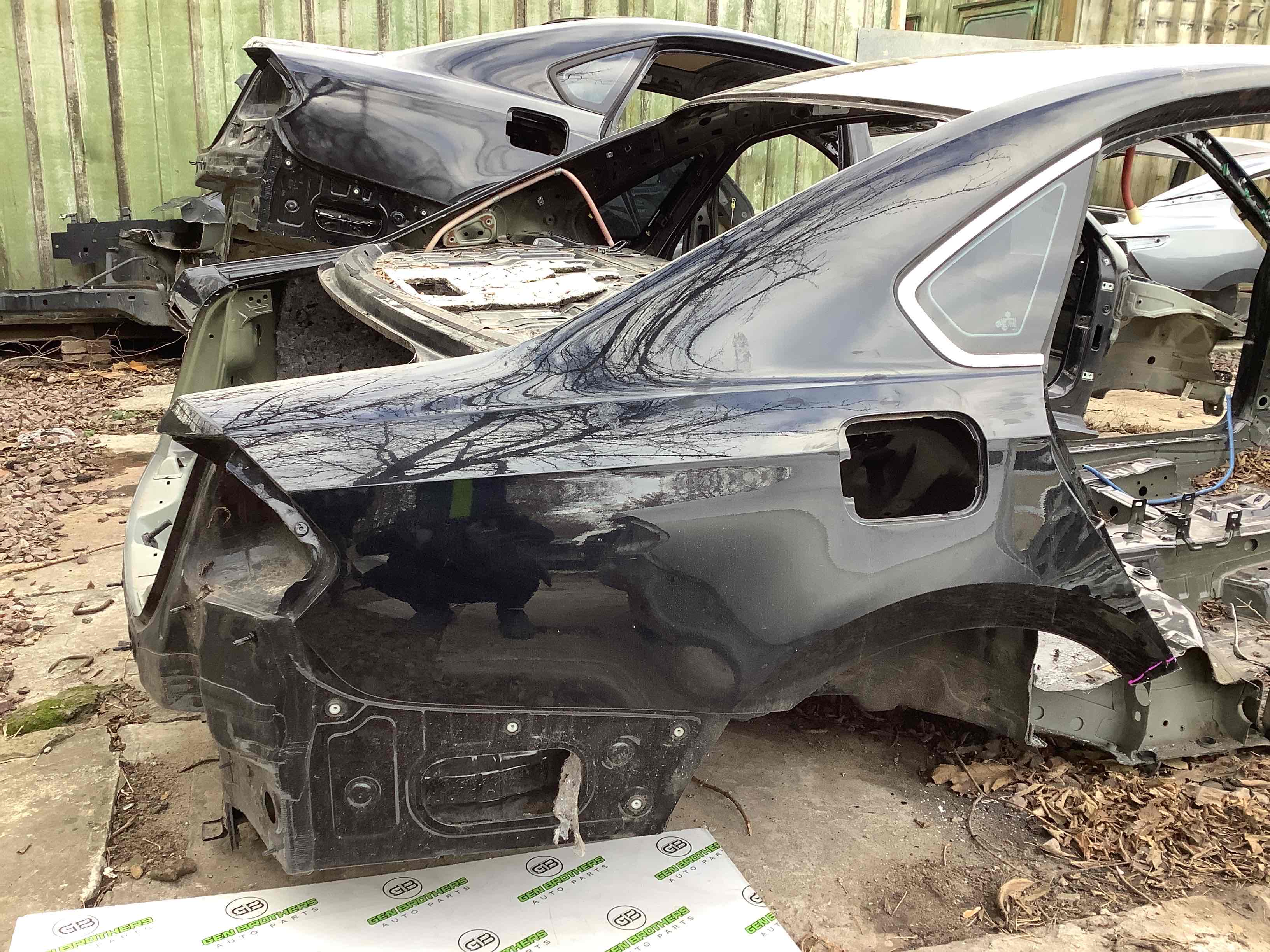 Чверть задня права