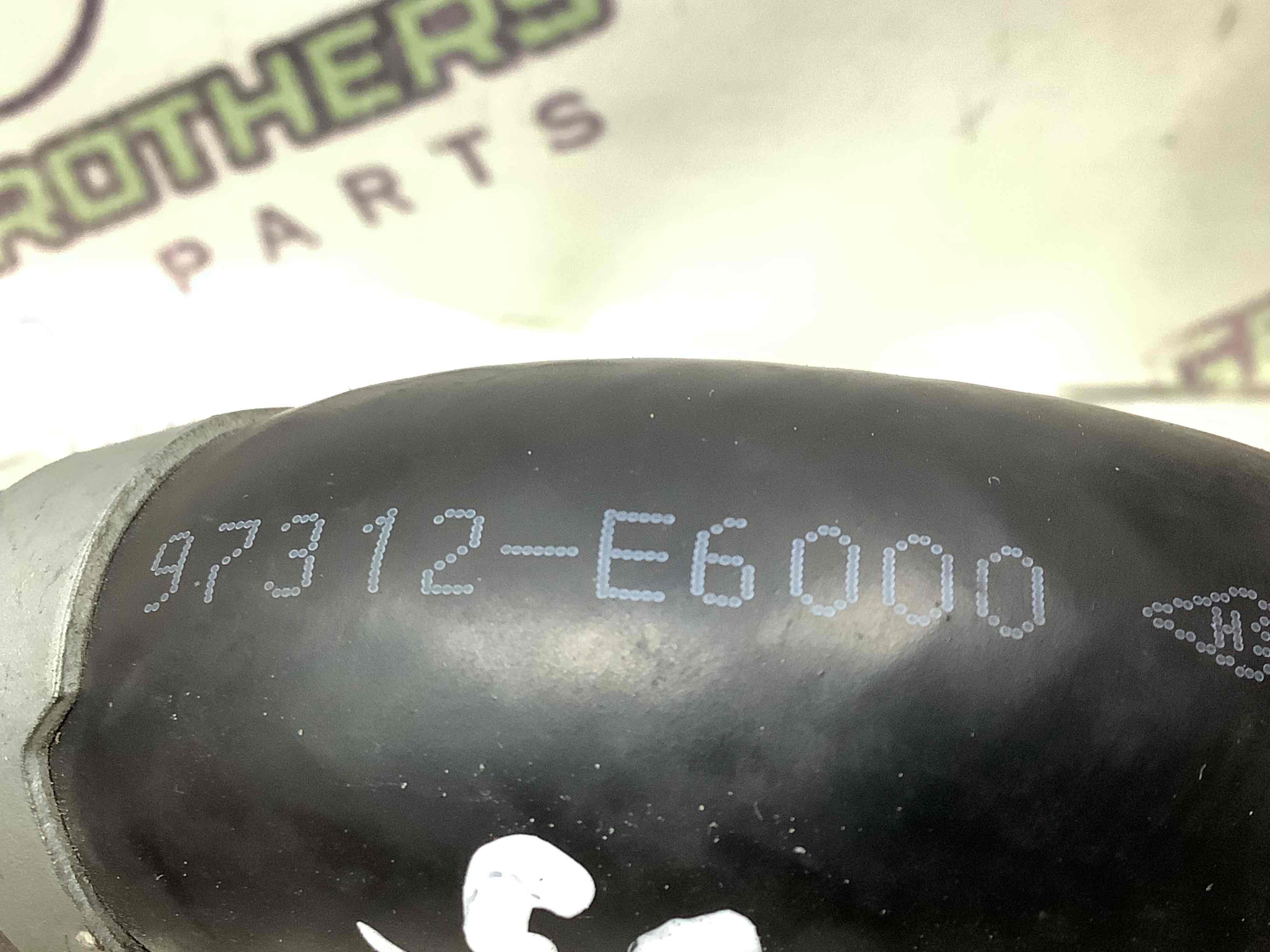 Патрубок трубопровід, шланг