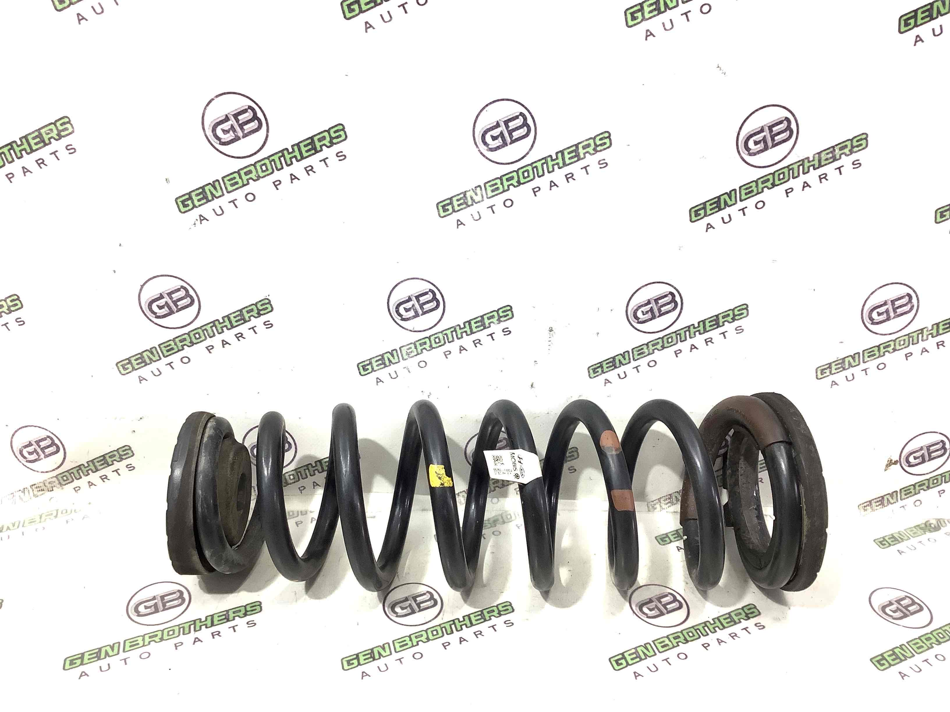 Пружина задня