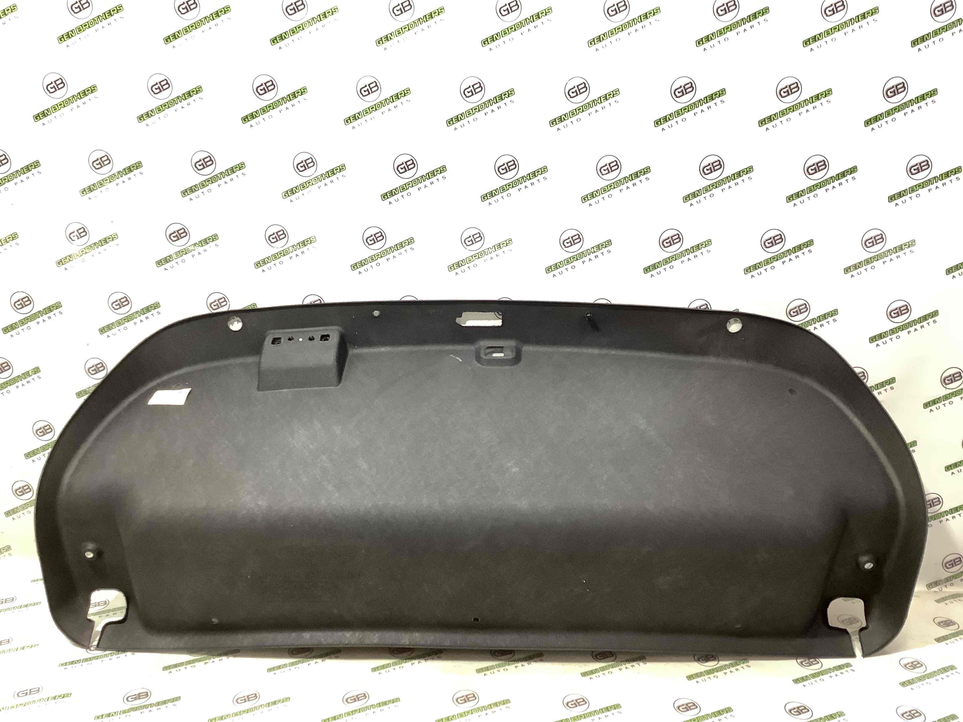 Обшивка кришки багажника