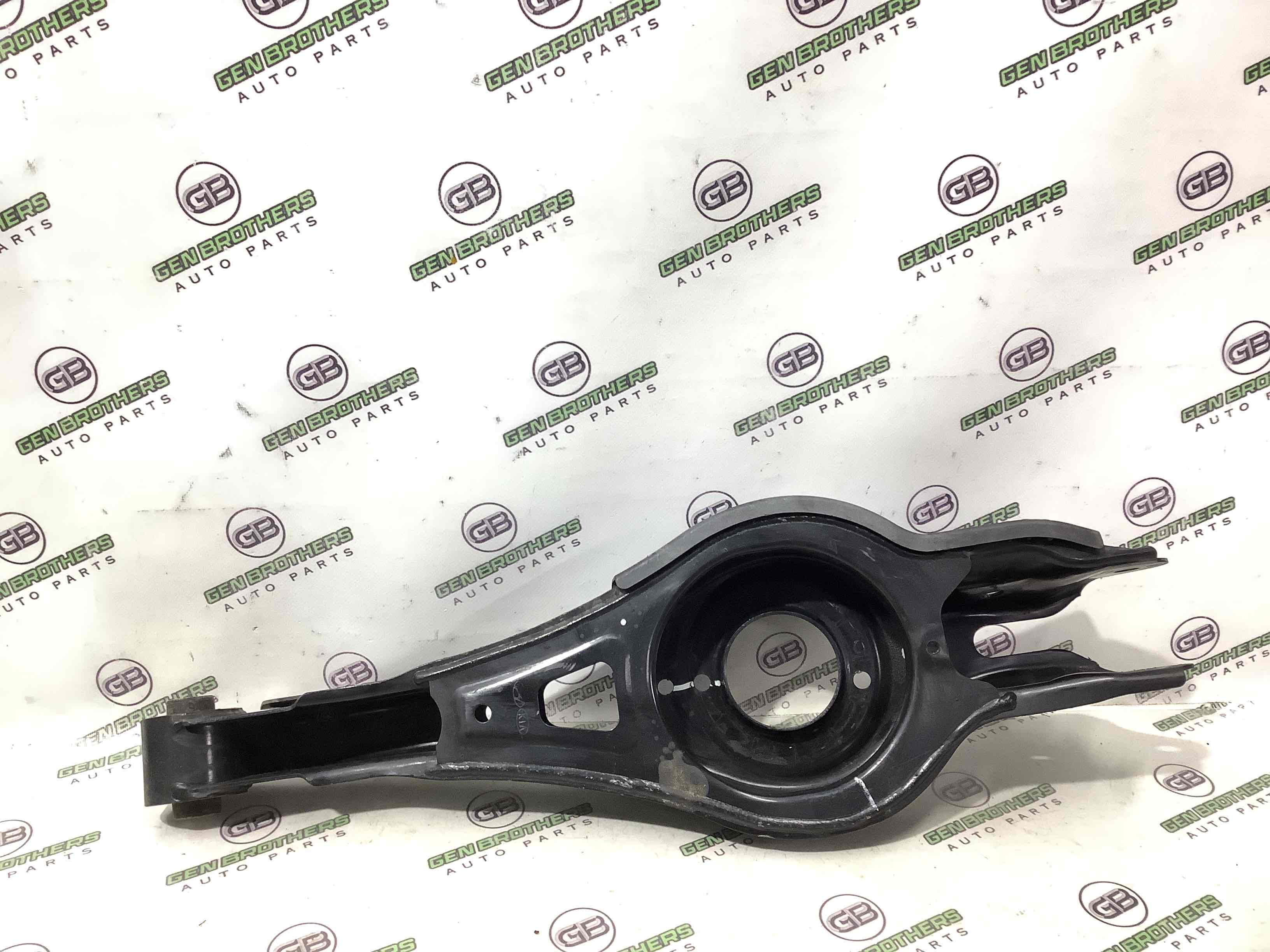 Важіль задній правий