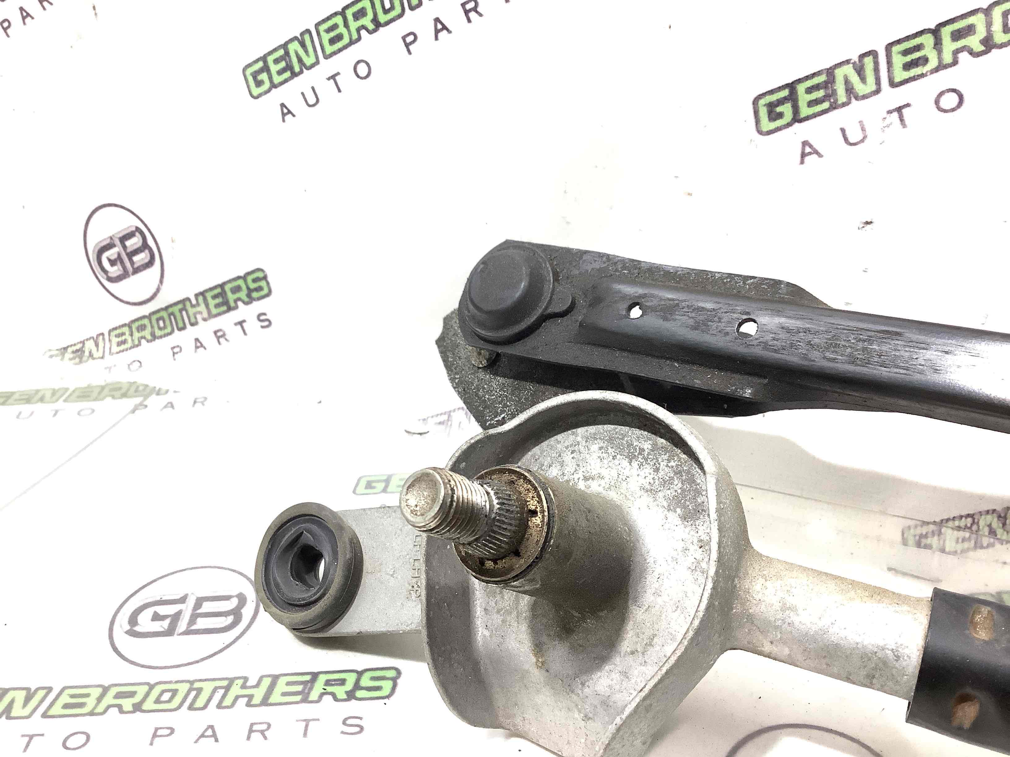 Механізм склоочисника, трапеція двірників