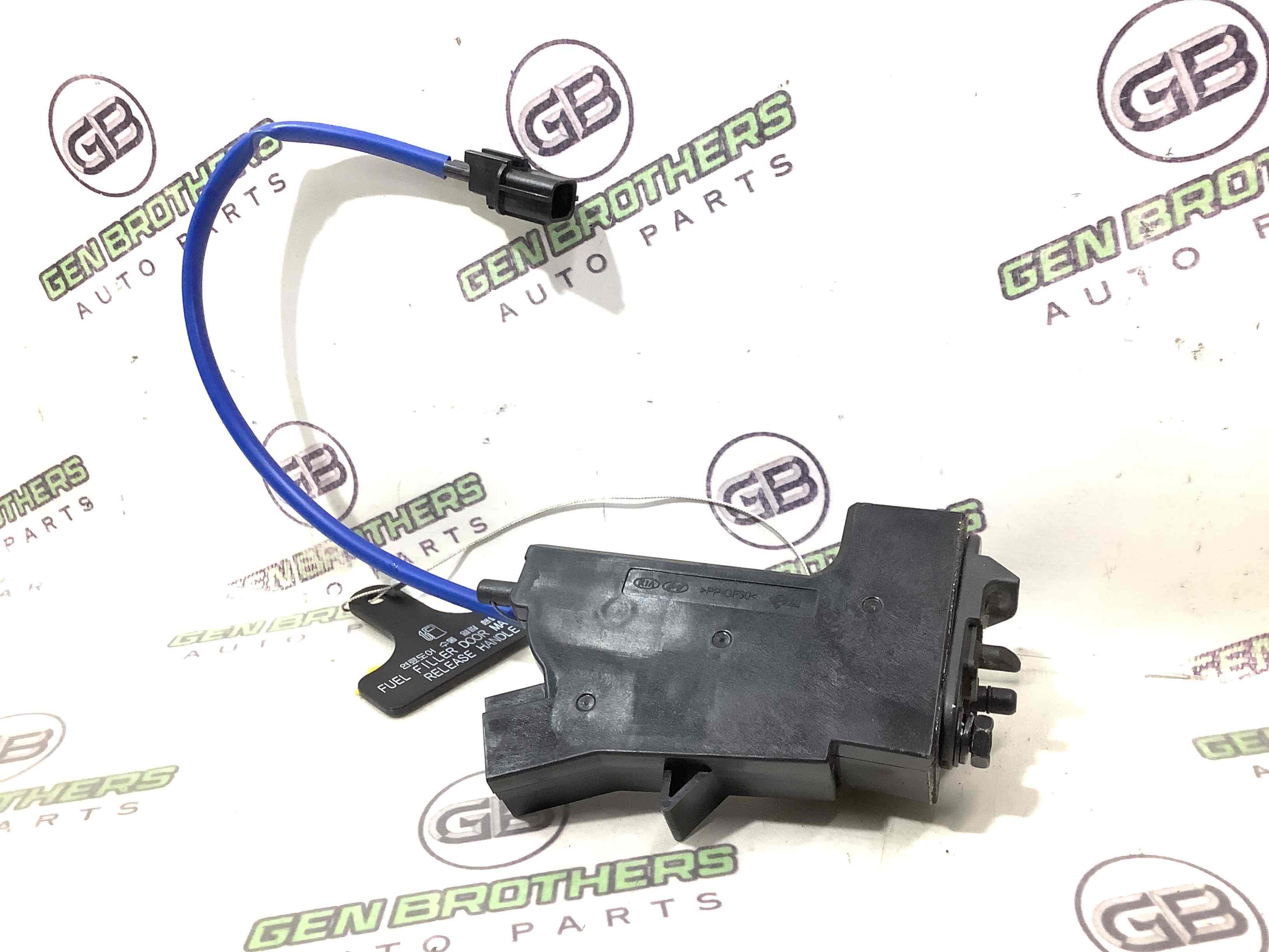 Замок лючка бензобака