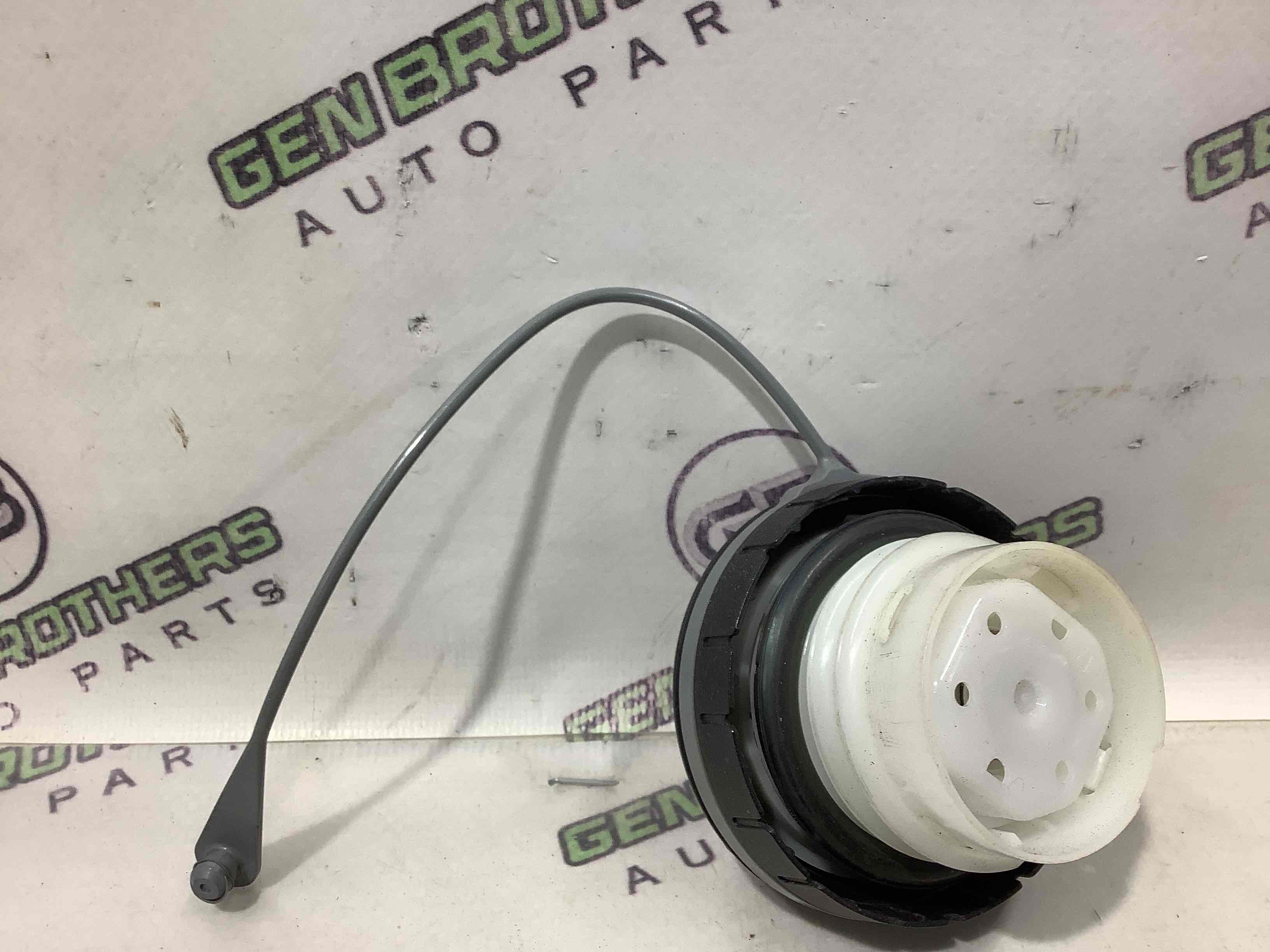 Корок бака, кришка заливної горловини, дотяжка