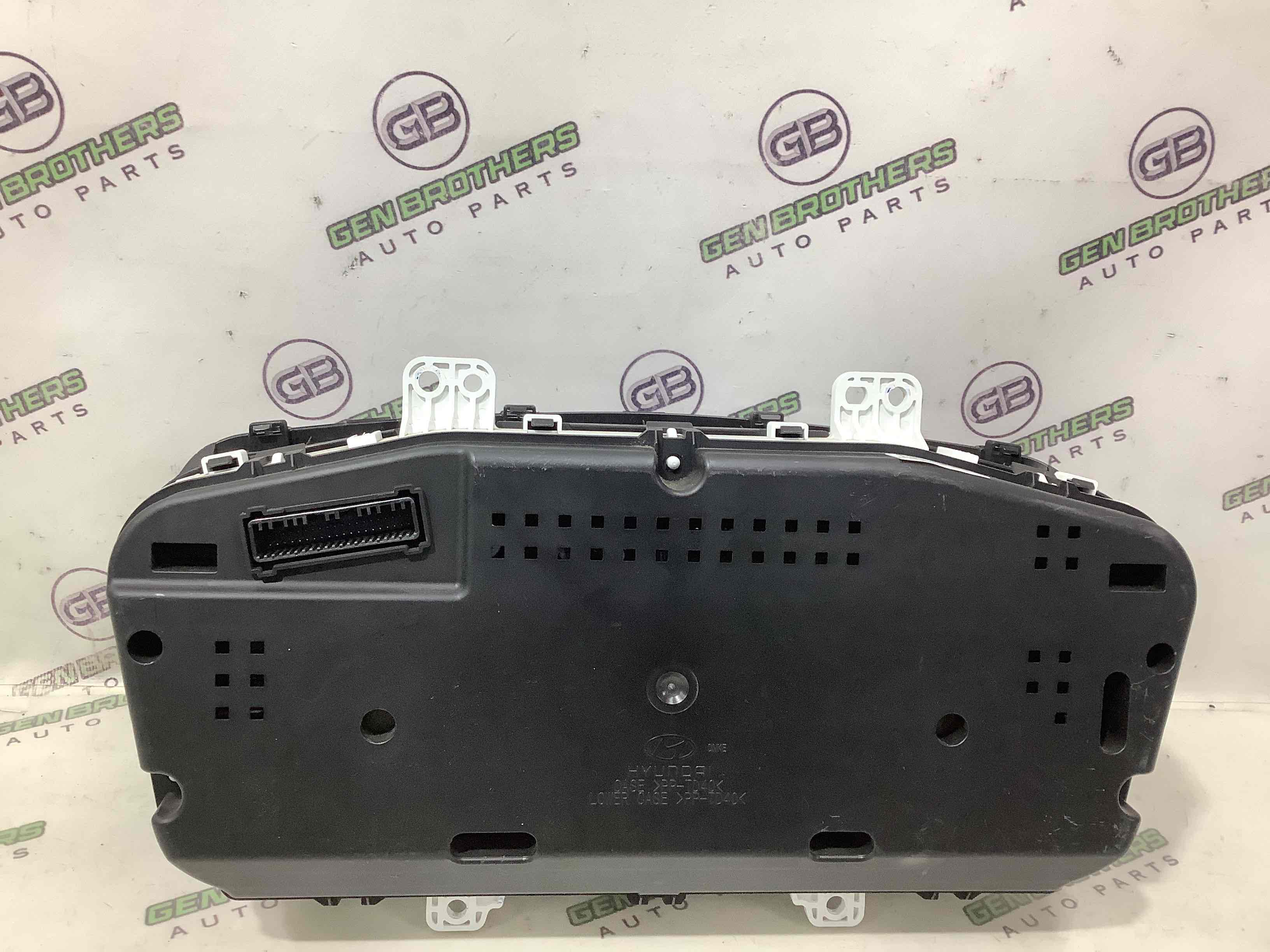 Щиток приладів панель приладів