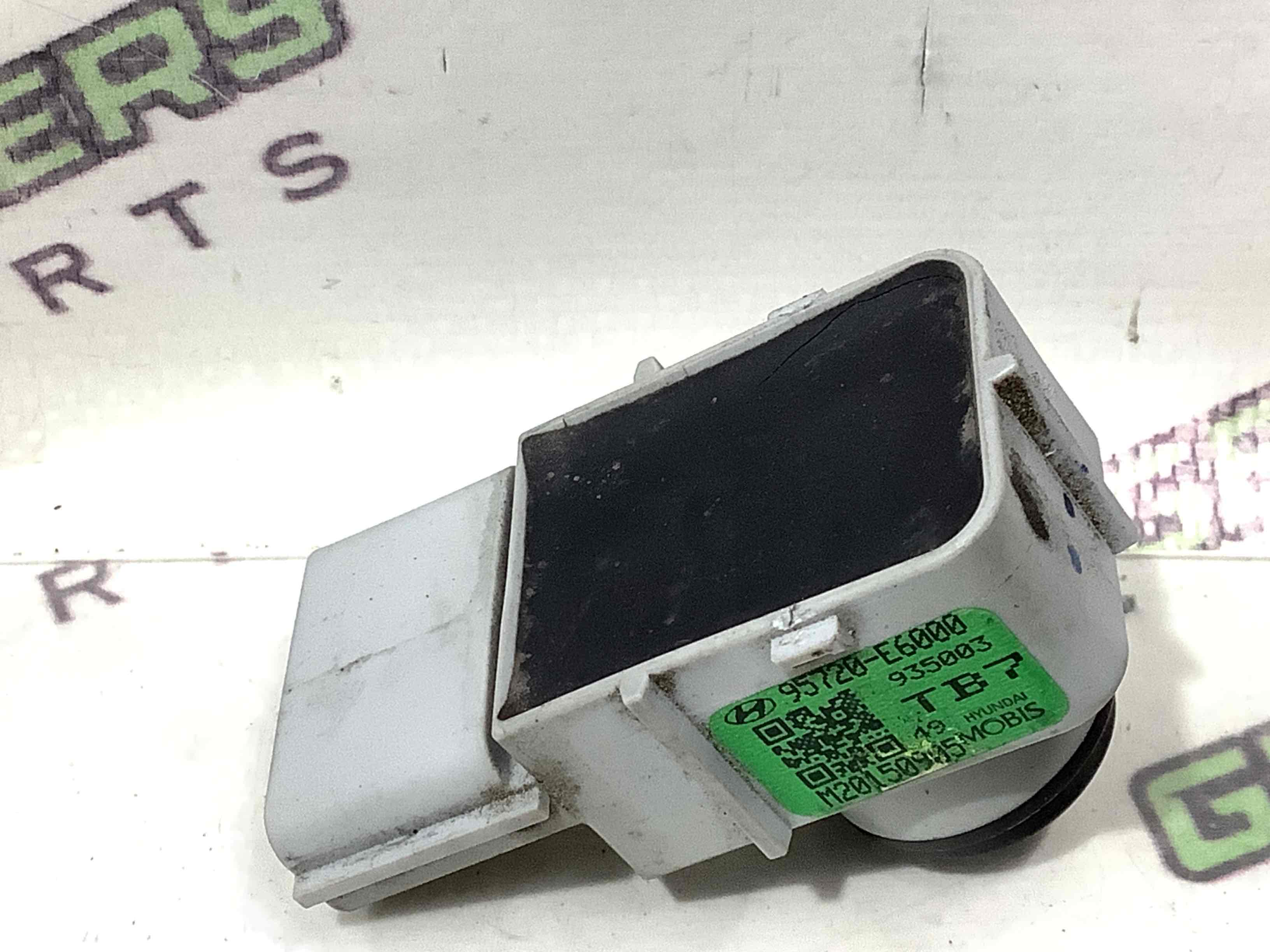 Парктронік, кріплення, корпус