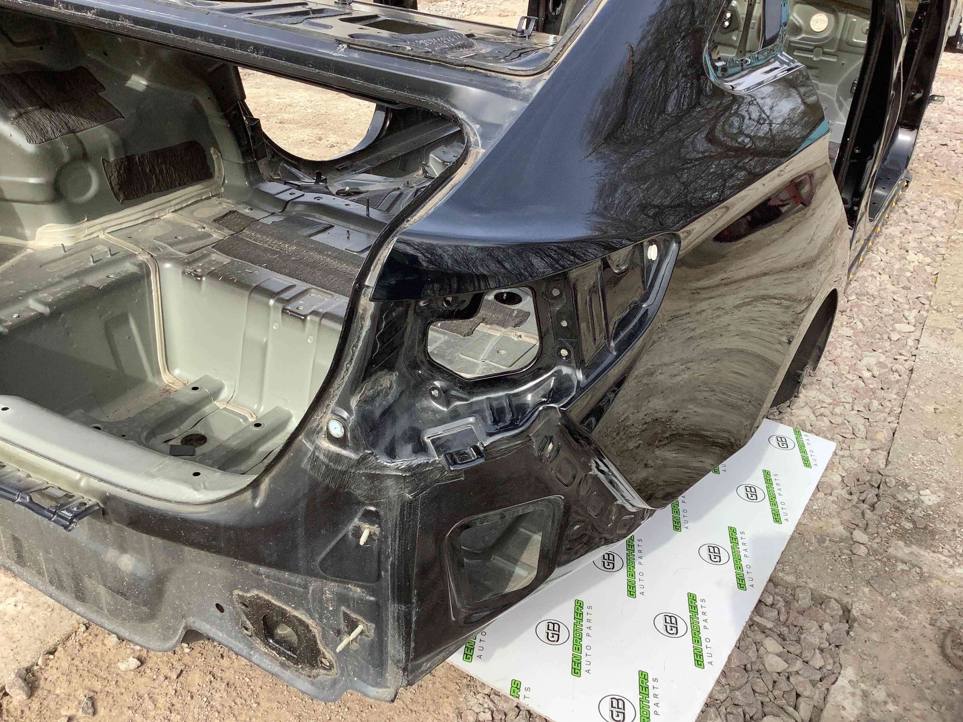 Чверть задня права