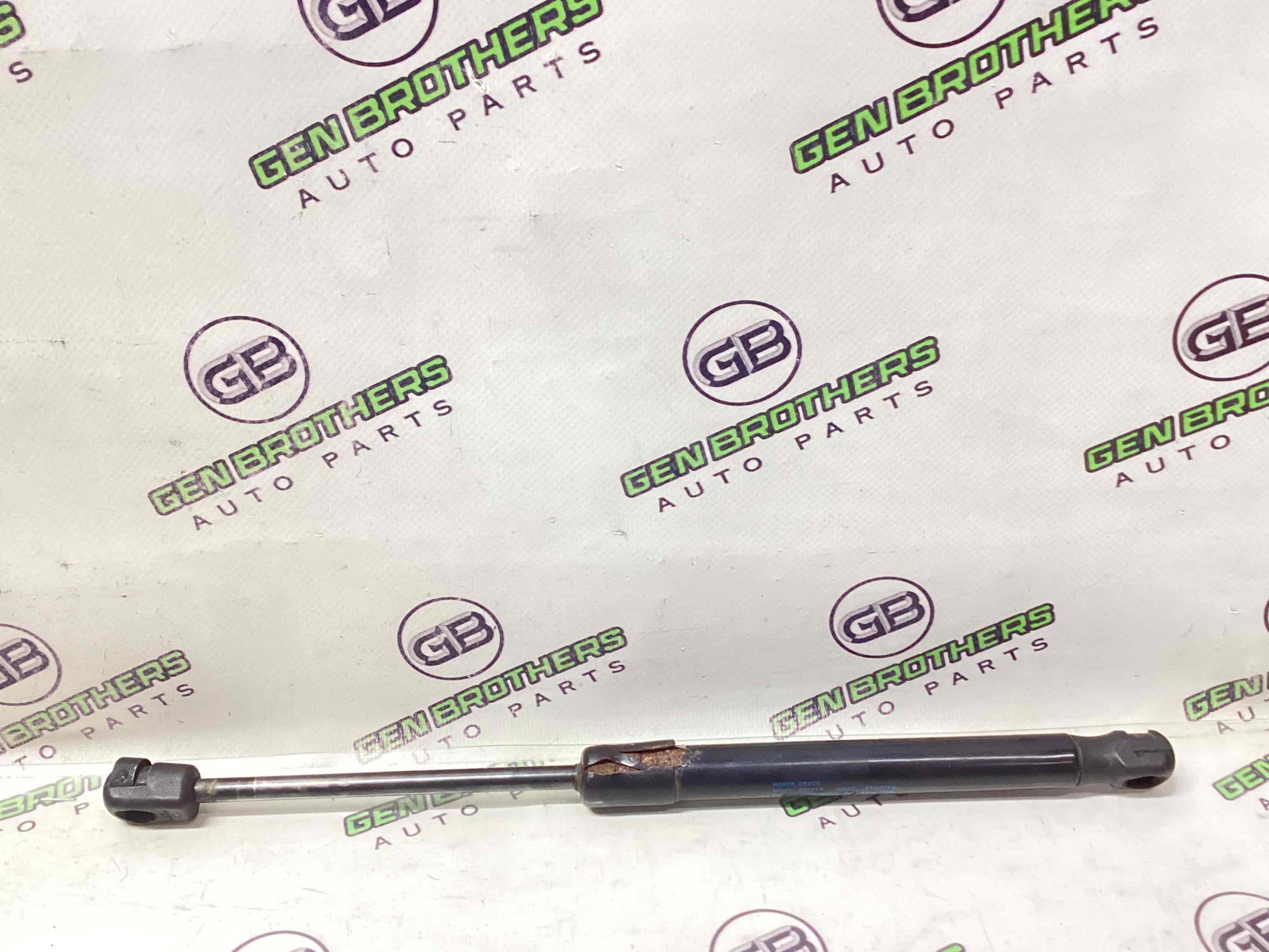 Амортизатор капота