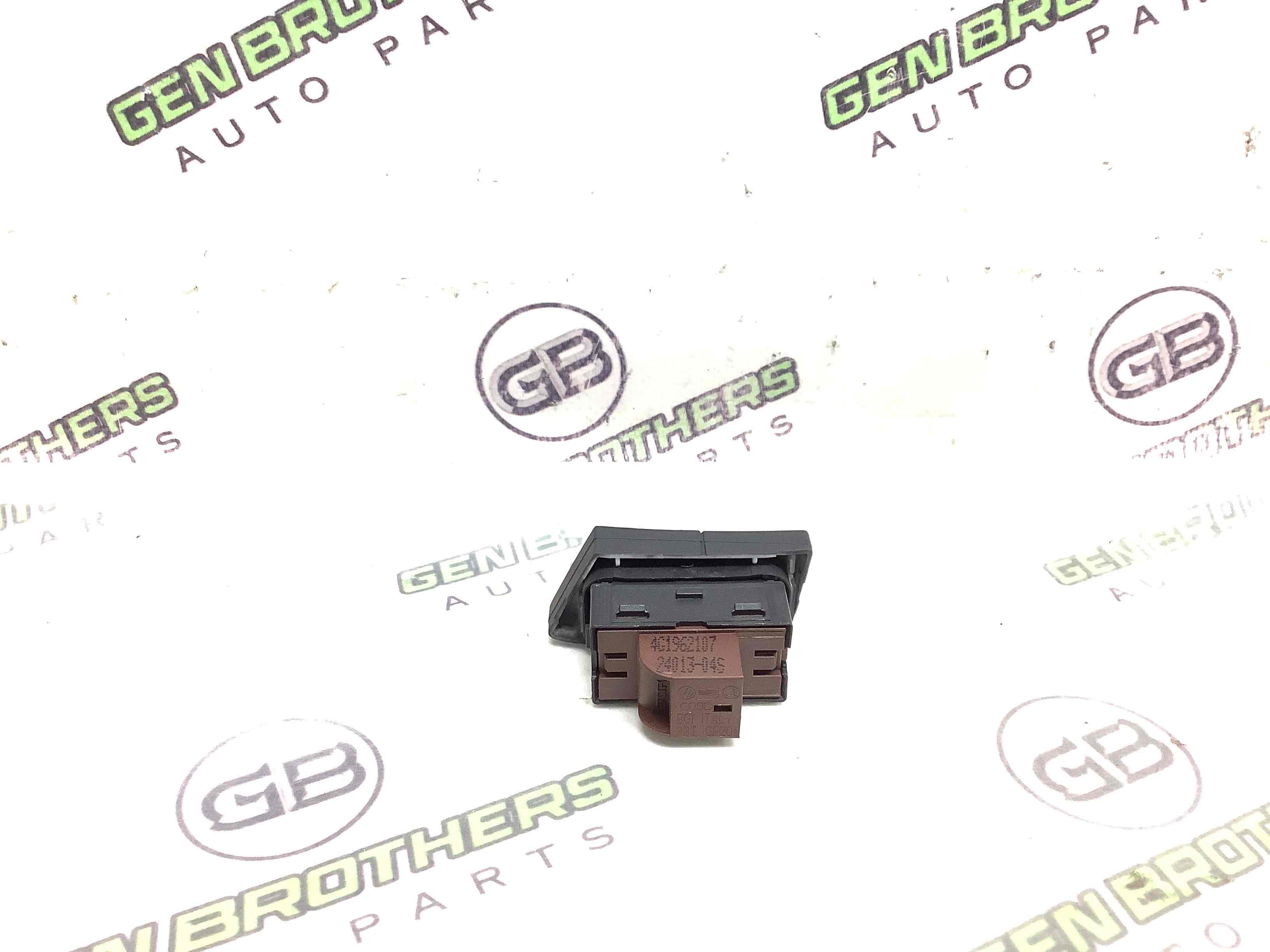 Кнопка центрального замка