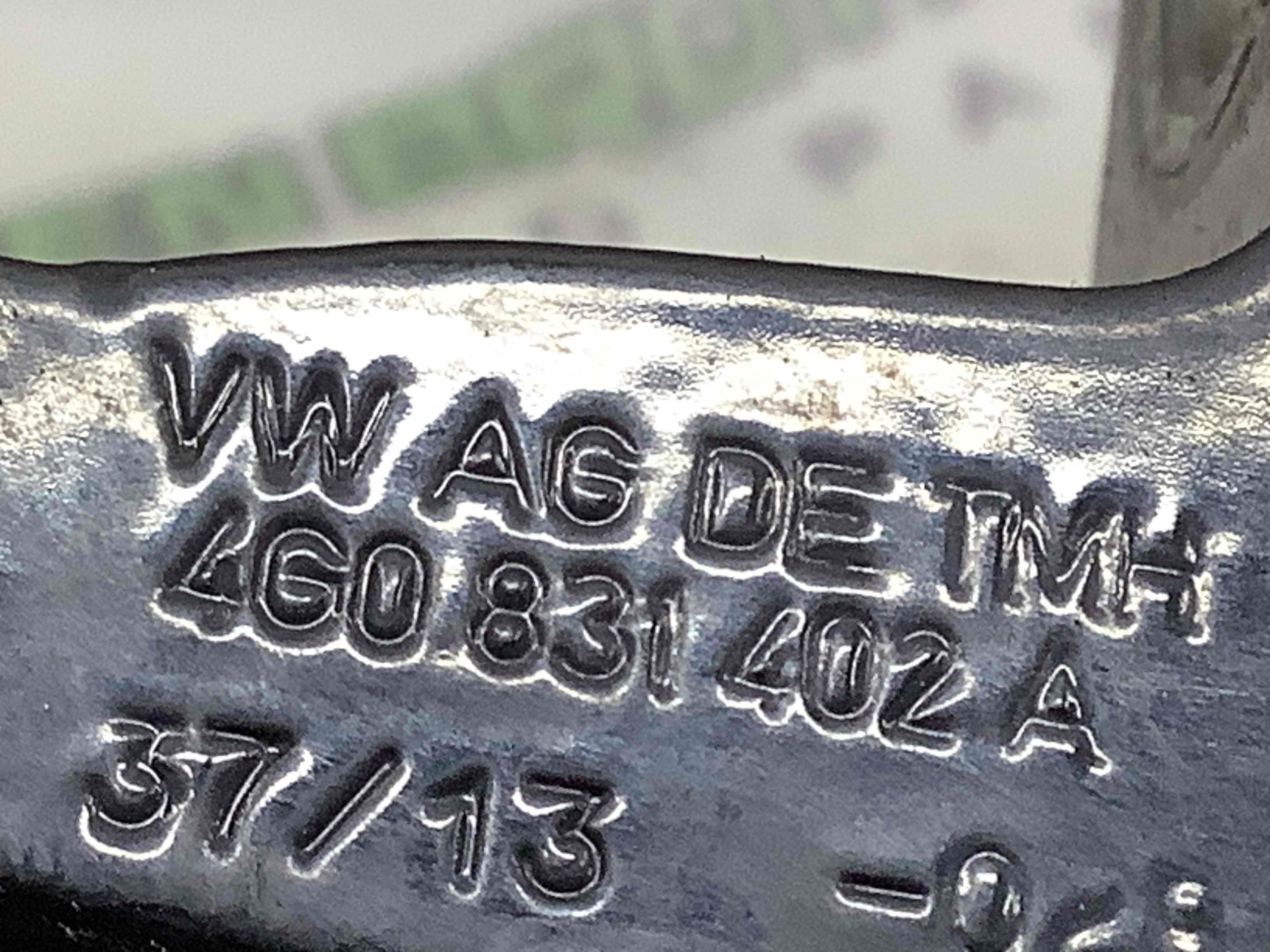 Петля двери, замок двери