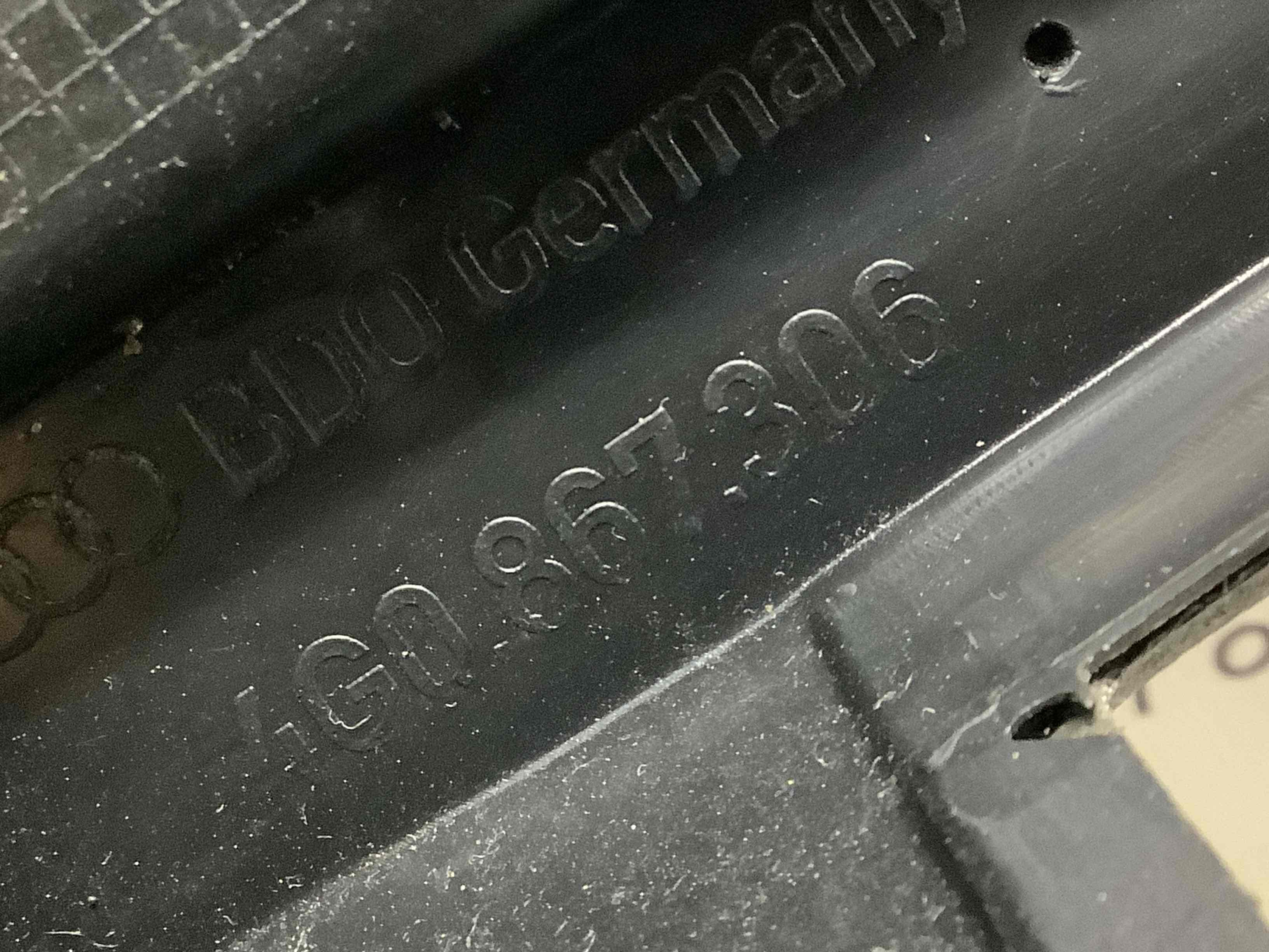 Обшивка дверей и карт