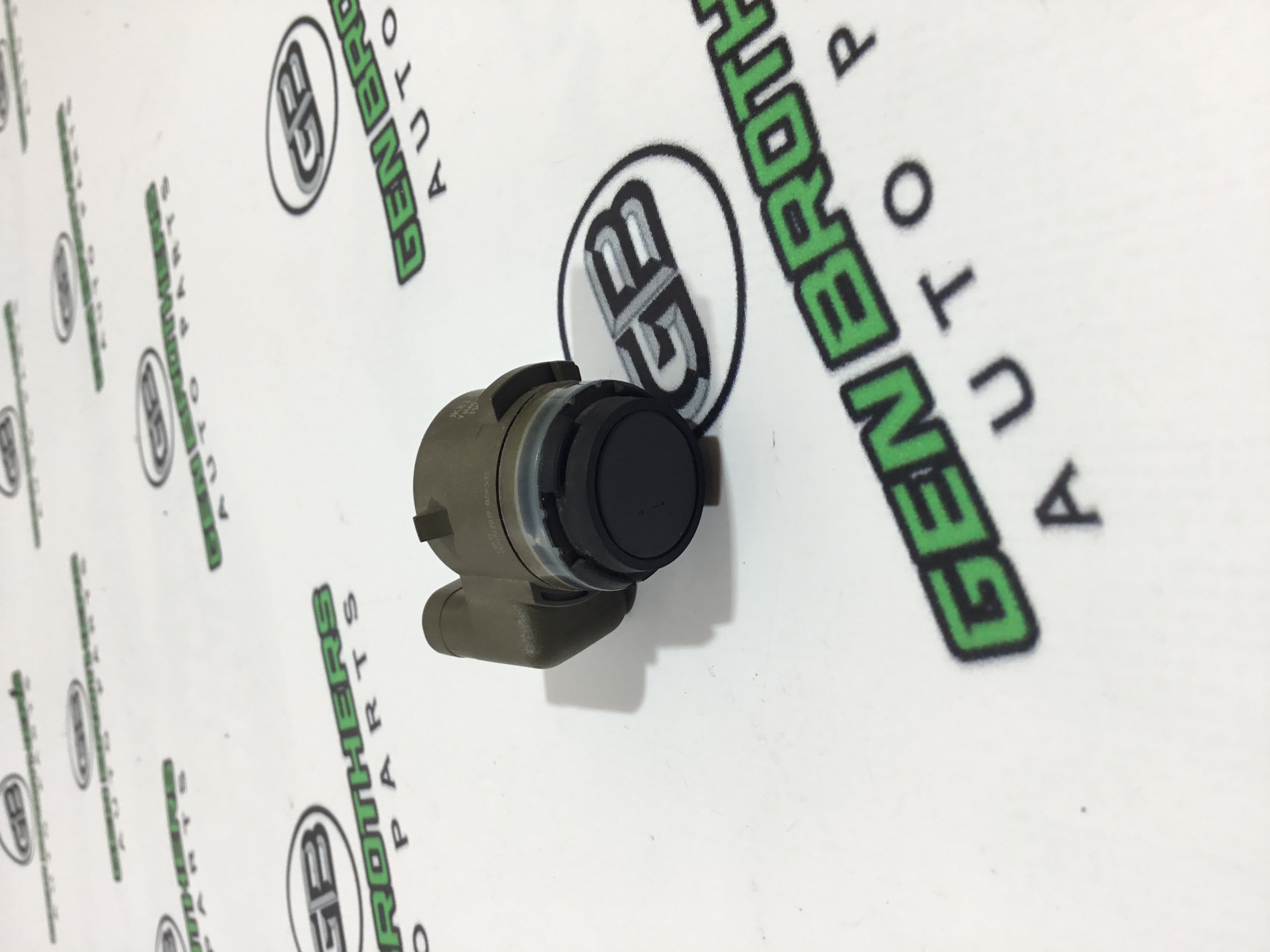 Парктронік, кріплення, корпус