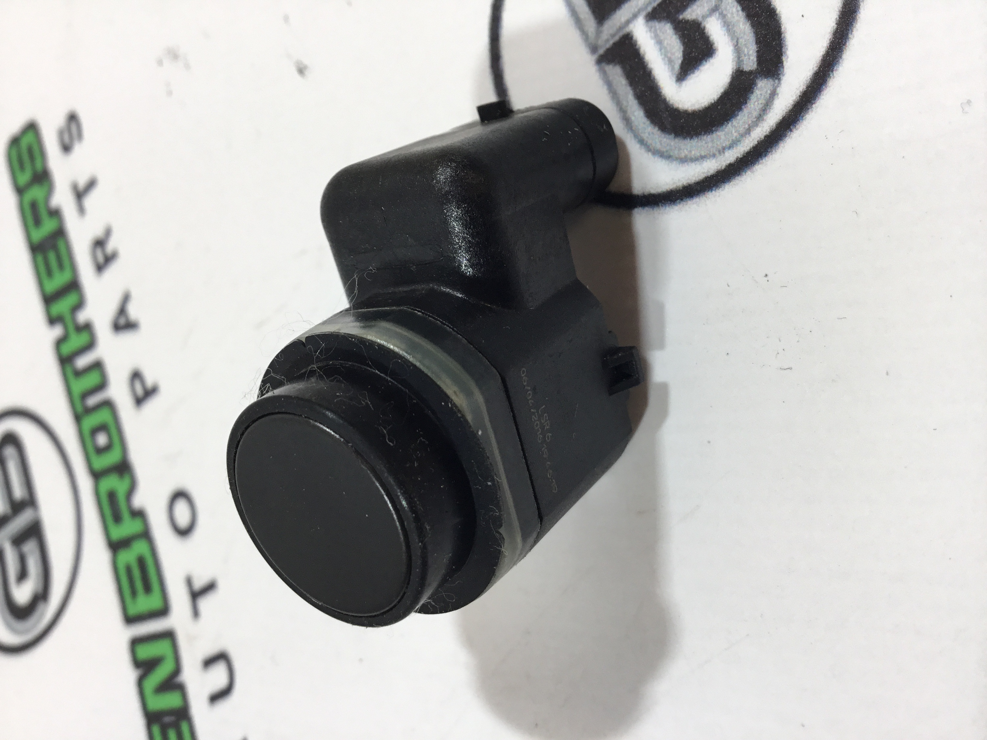 Парктронік, кріплення, корпус