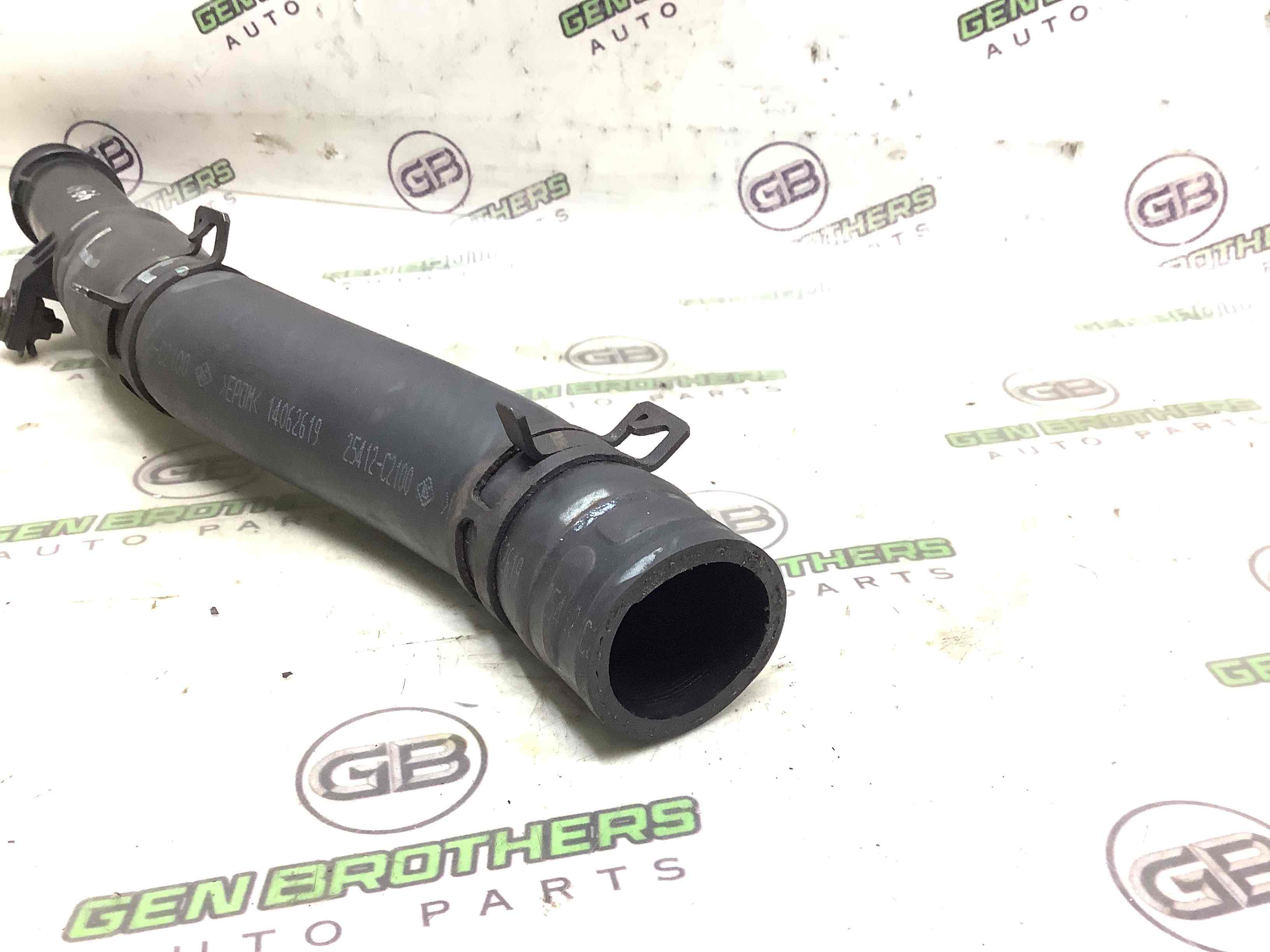 Патрубок радіаторів