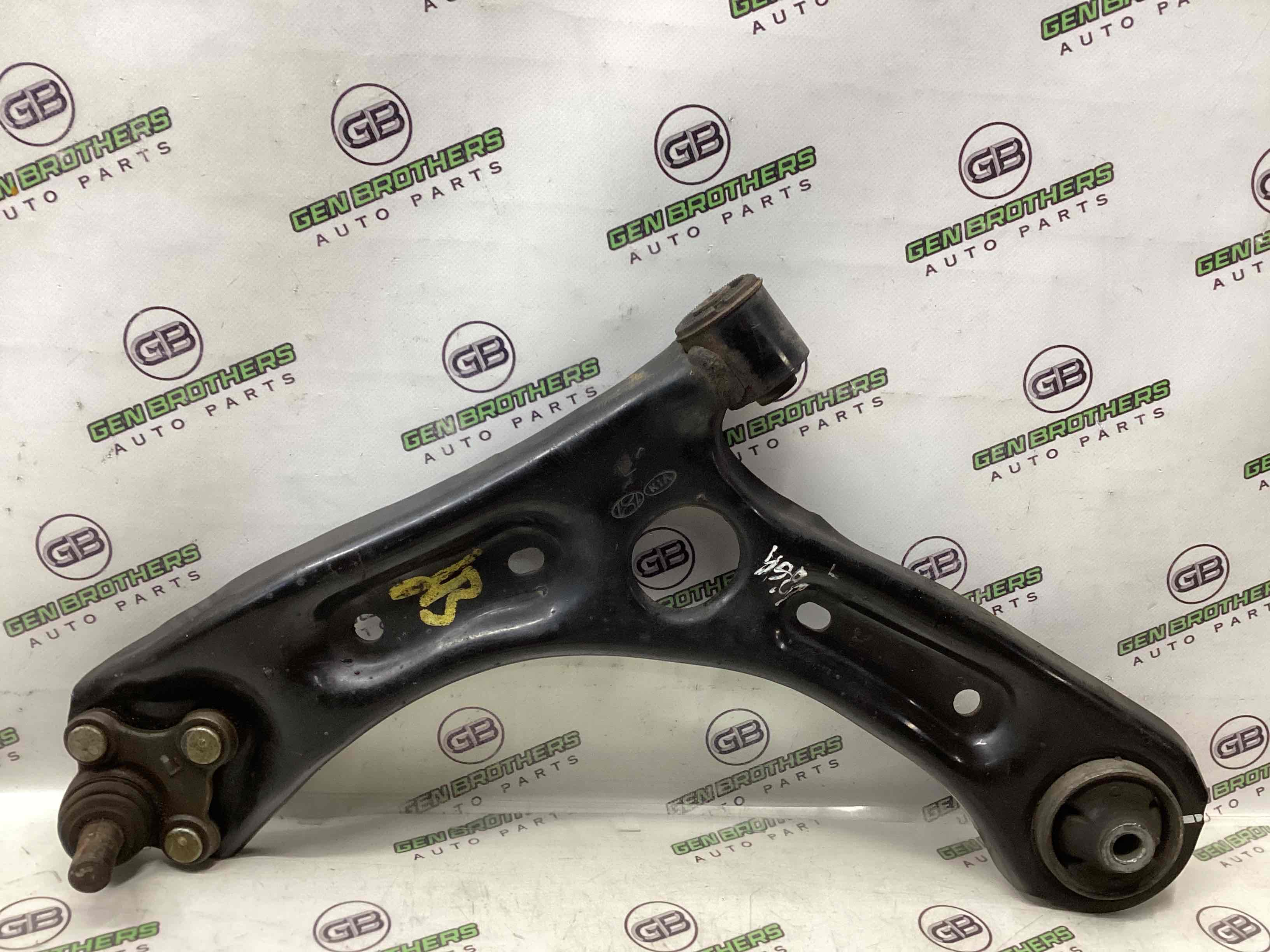 Важіль передній лівий