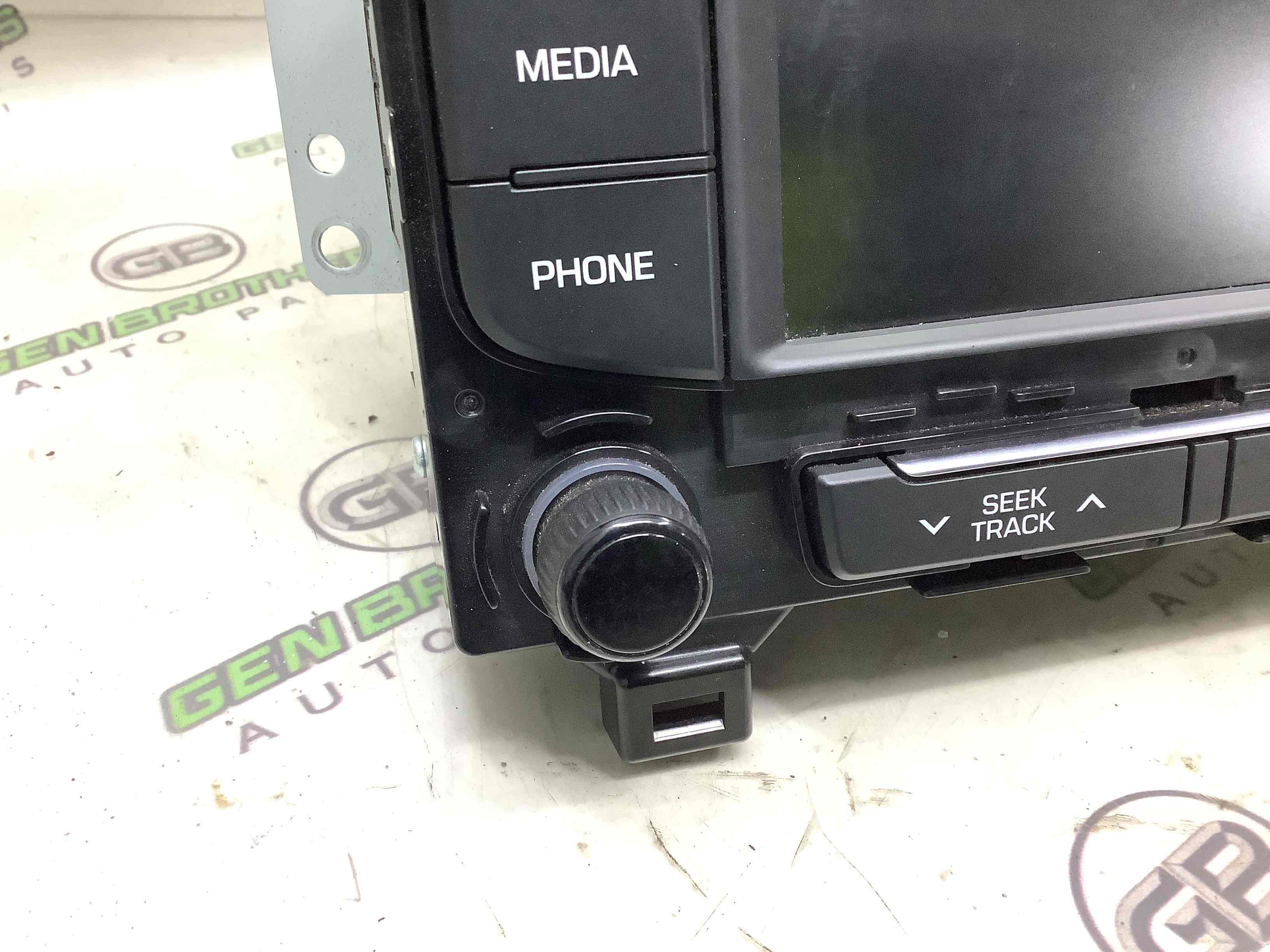 Блок радіо, зв'язку, магнітола, орган упр.