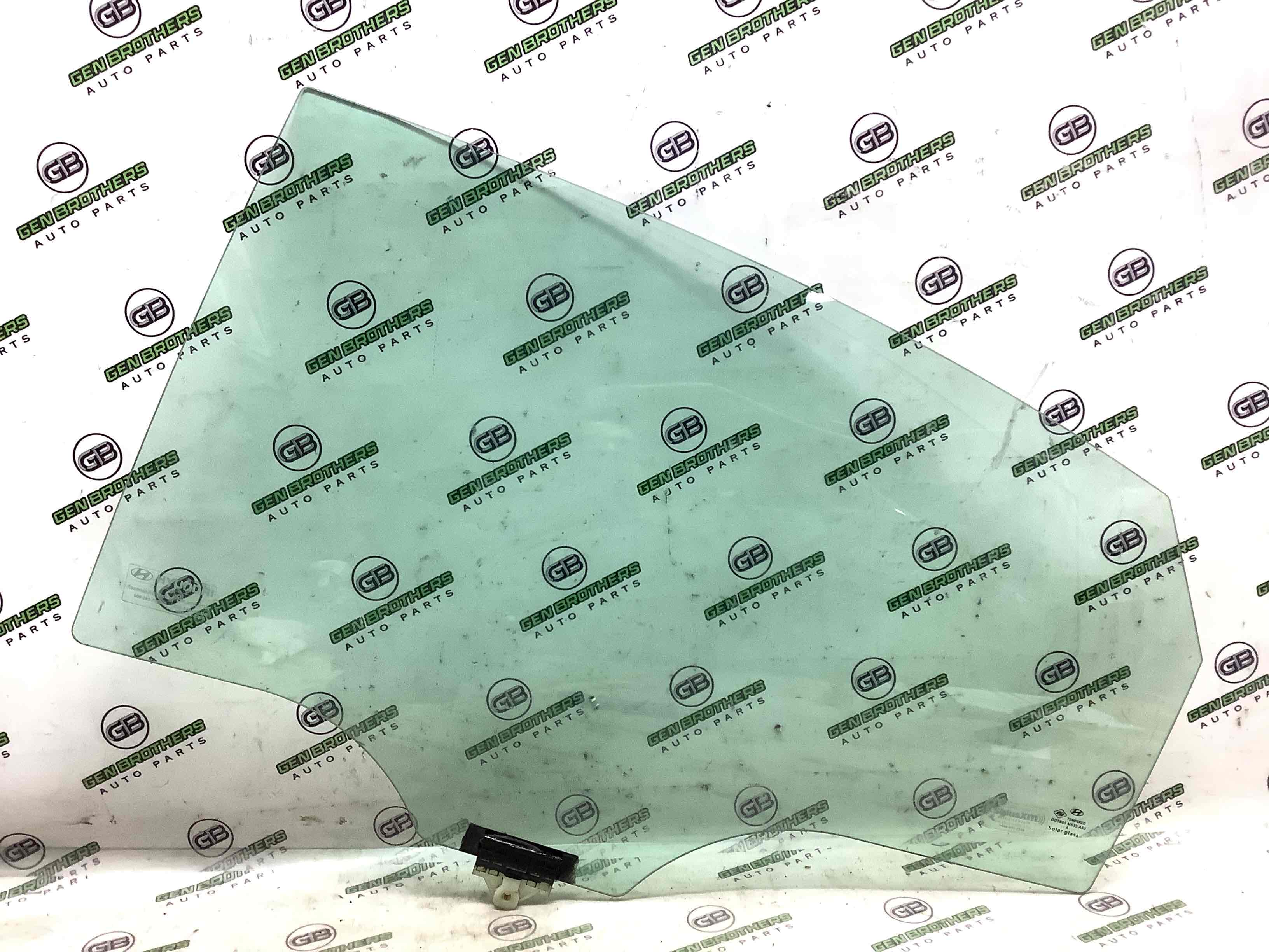 Скло заднє ліве