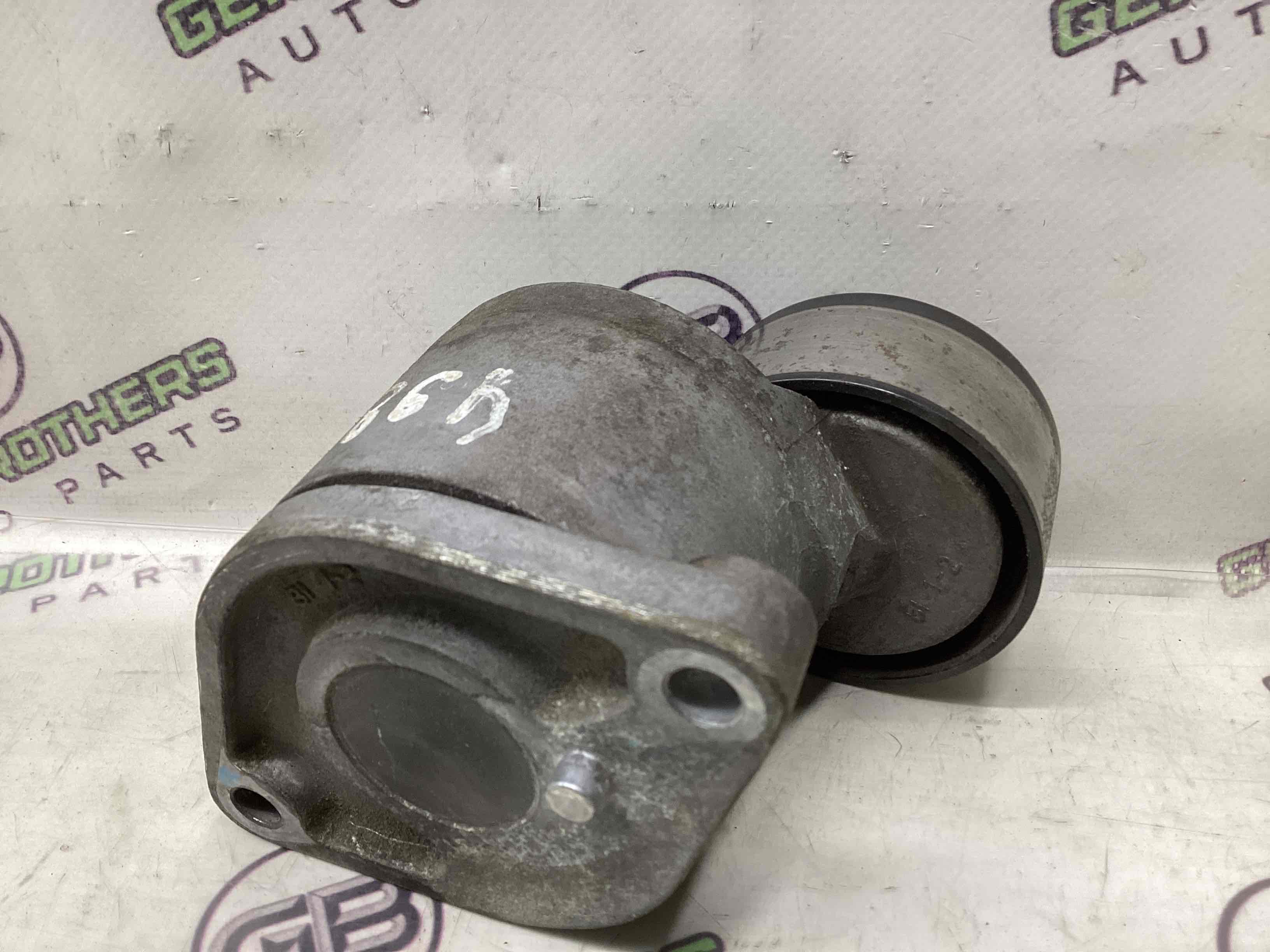 Механізм натягу ременя, ланцюга, ролика